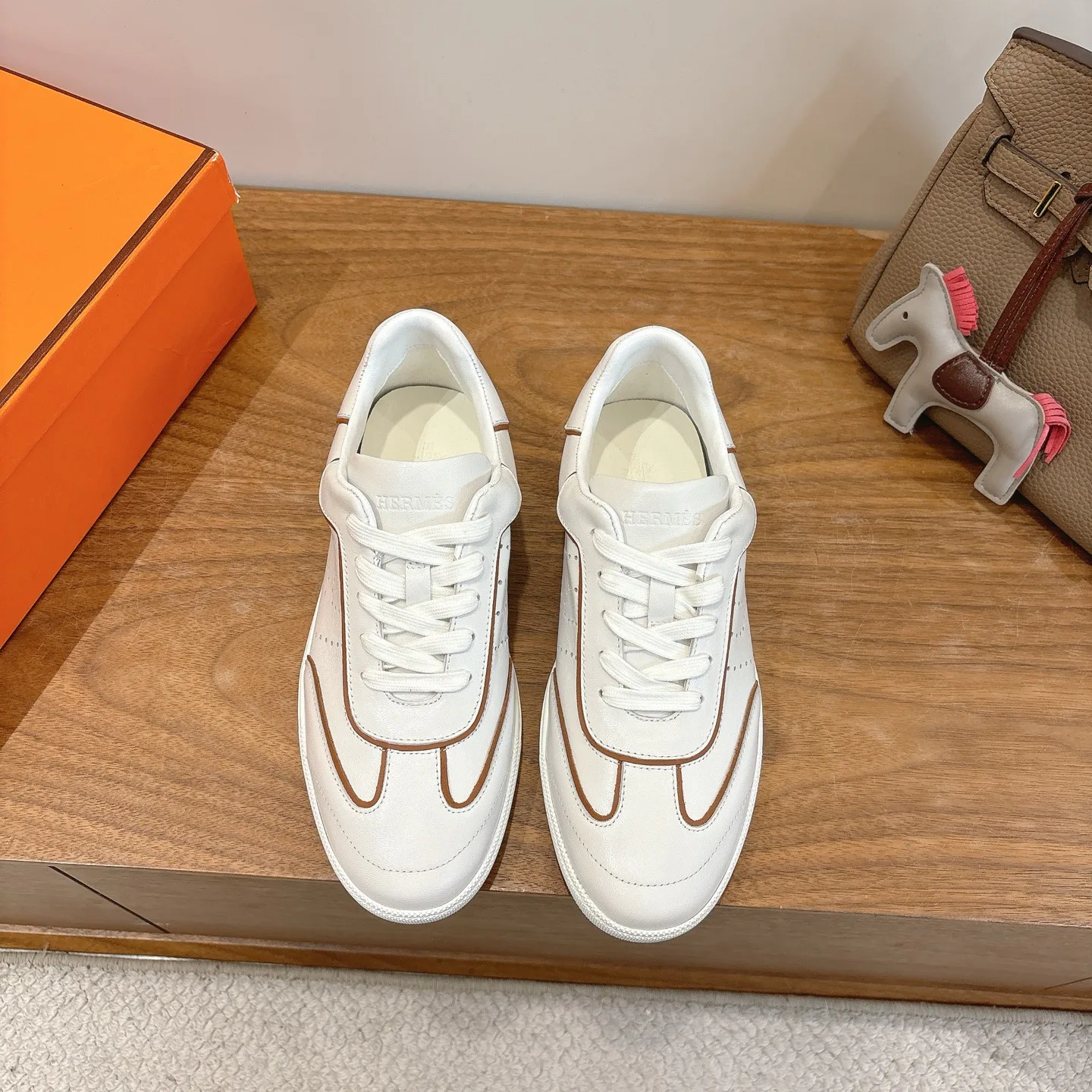 Кроссовки Женские Hermes 10031840
