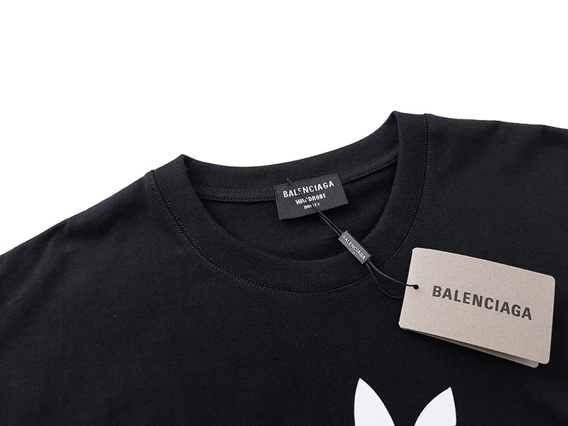 Футболки Женские Balenciaga 9592540