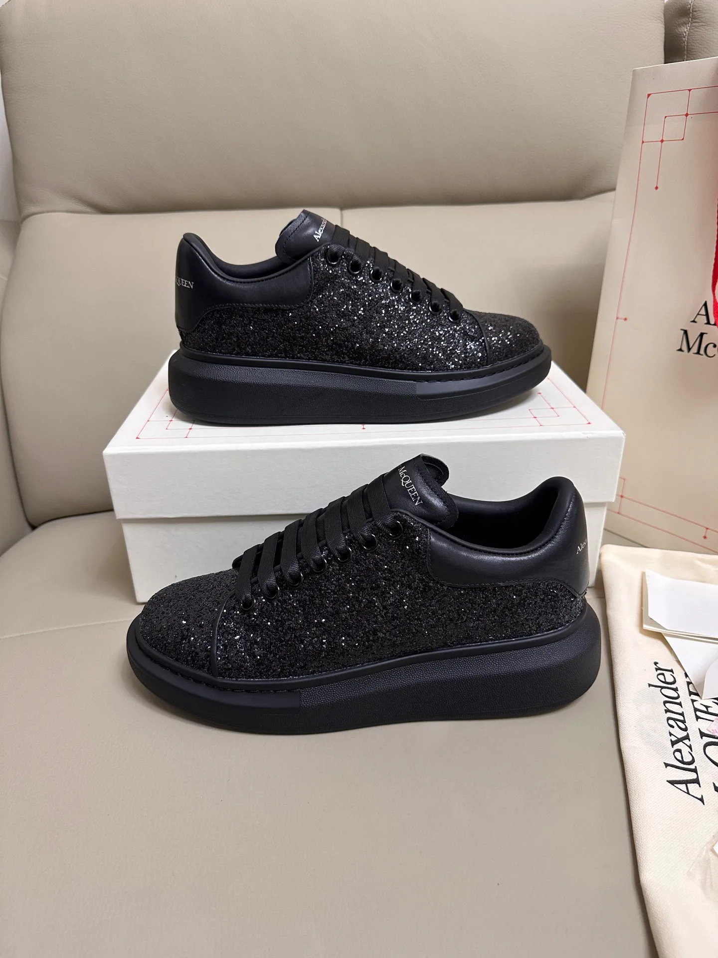 Кроссовки Женские Alexander Mcqueen 18616721
