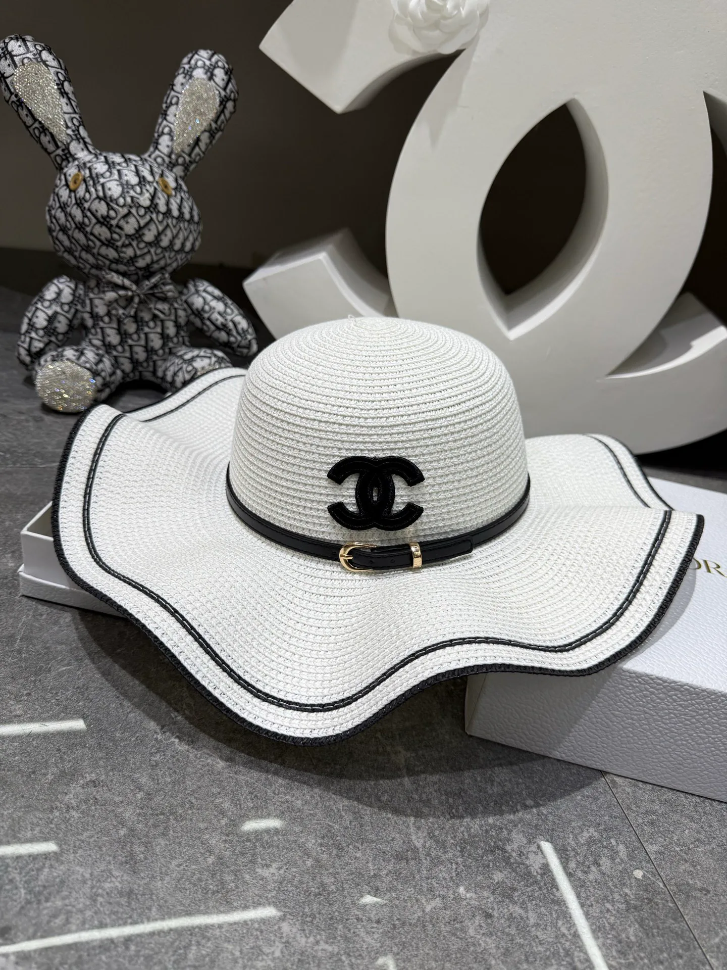Головные Уборы Chanel 13542705