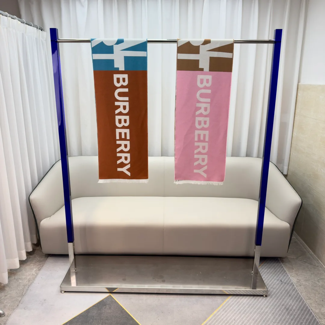 Шарфы Burberry 2240