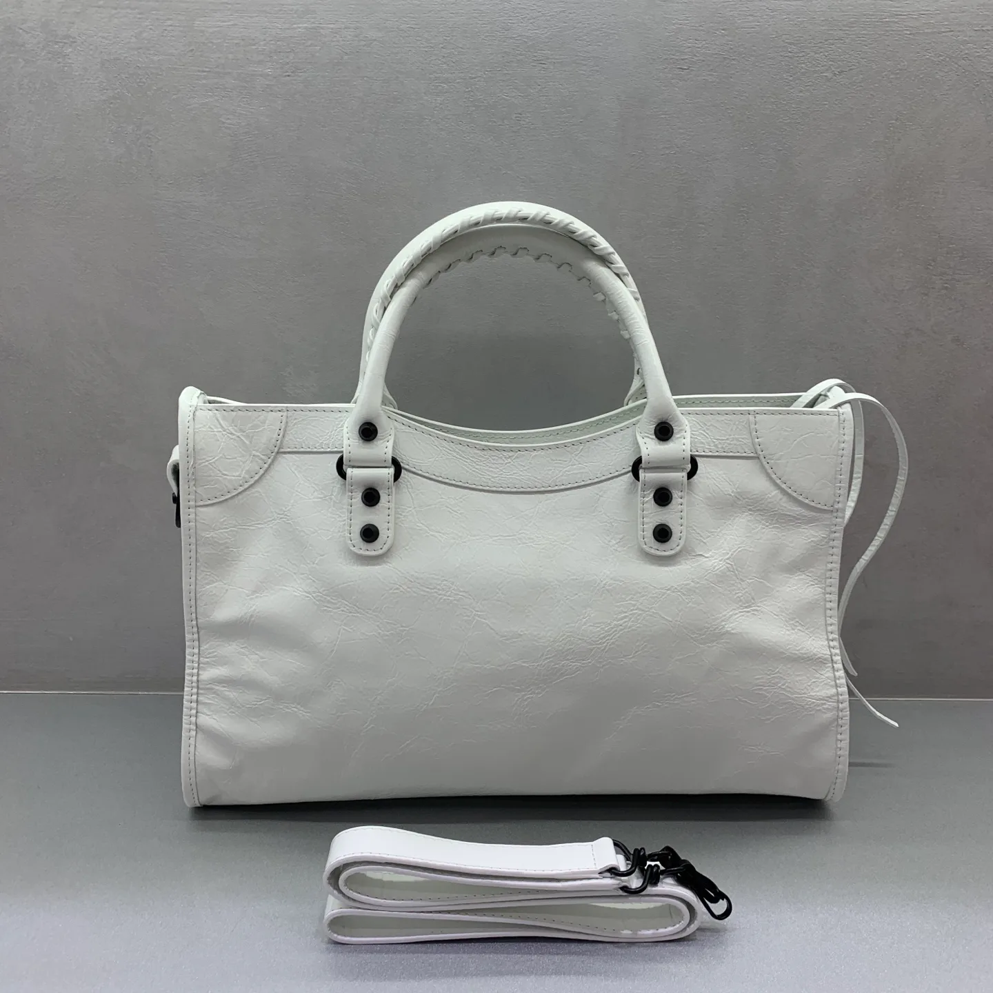 Сумки На Ремне Женские Balenciaga 821837