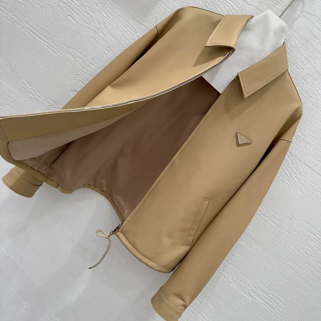 Кожаные Куртки И Дублёнки Женские Prada 1824192