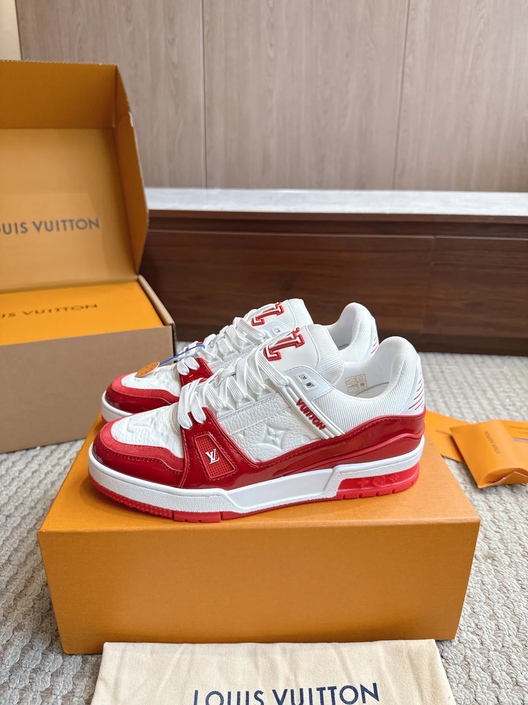 Кроссовки Женские Louis Vuitton 3237976