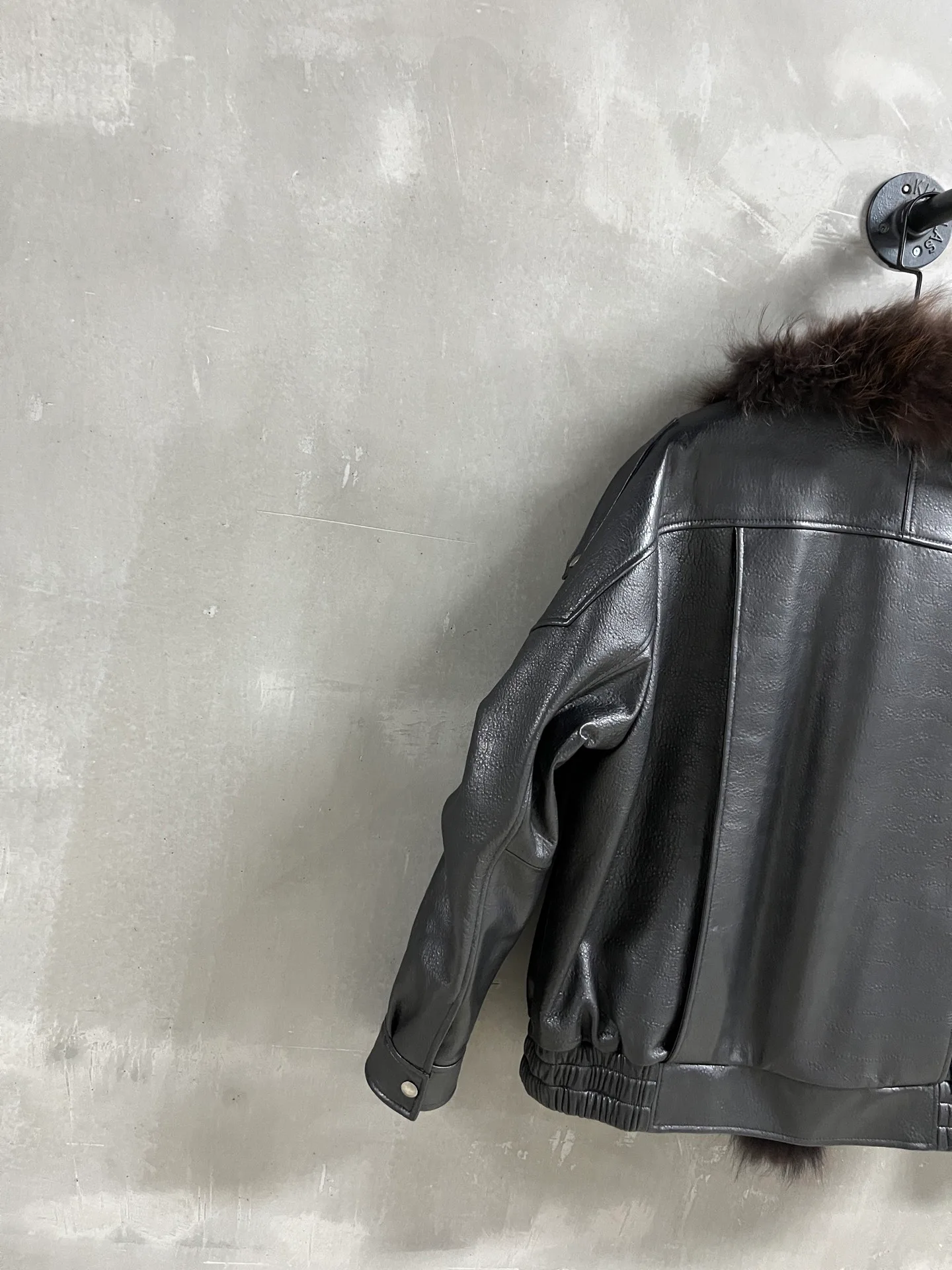 Кожаные Куртки И Дублёнки Женские Saint Laurent 18630174