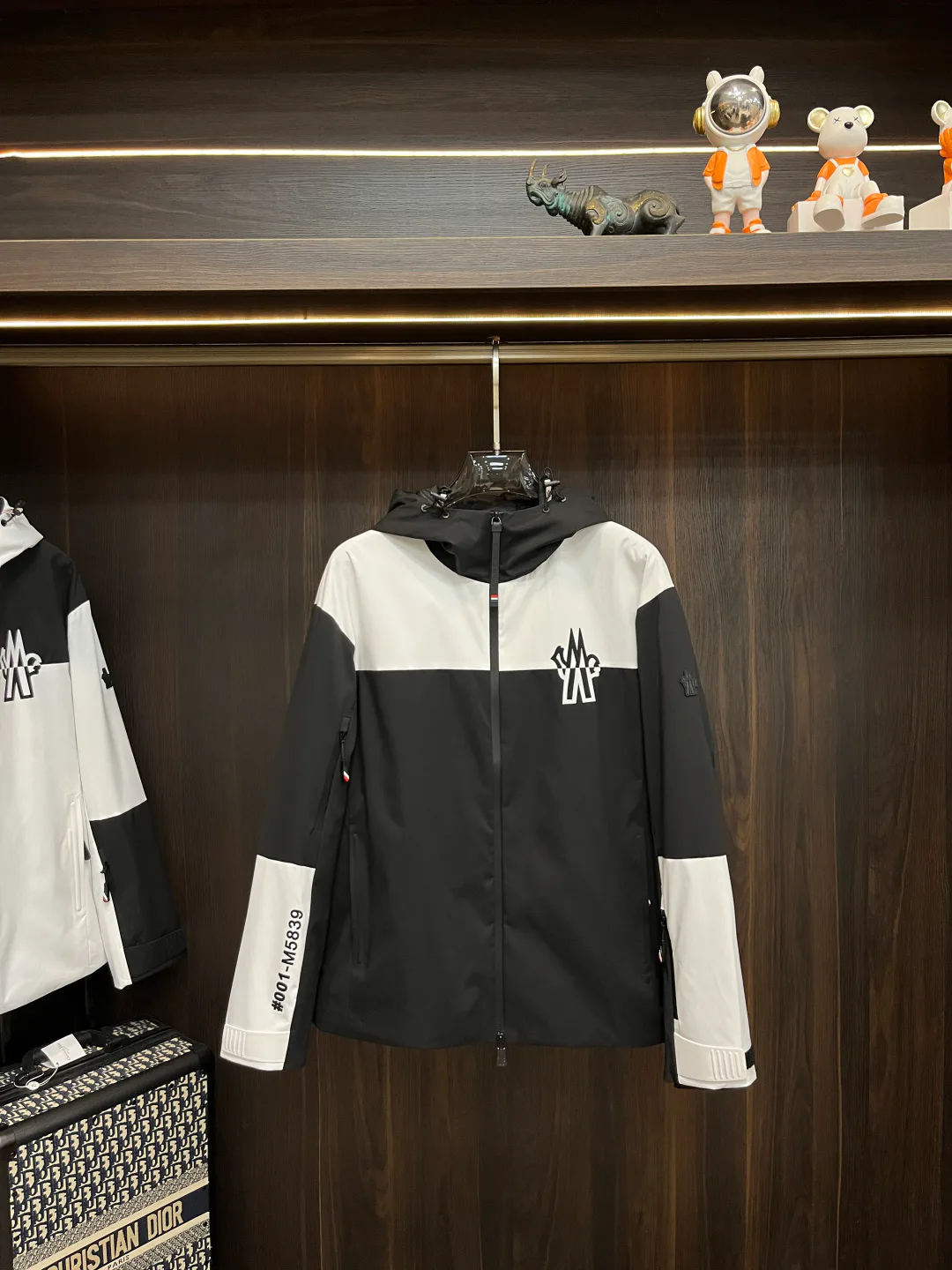 Куртки И Пуховики Мужские Moncler 5058189