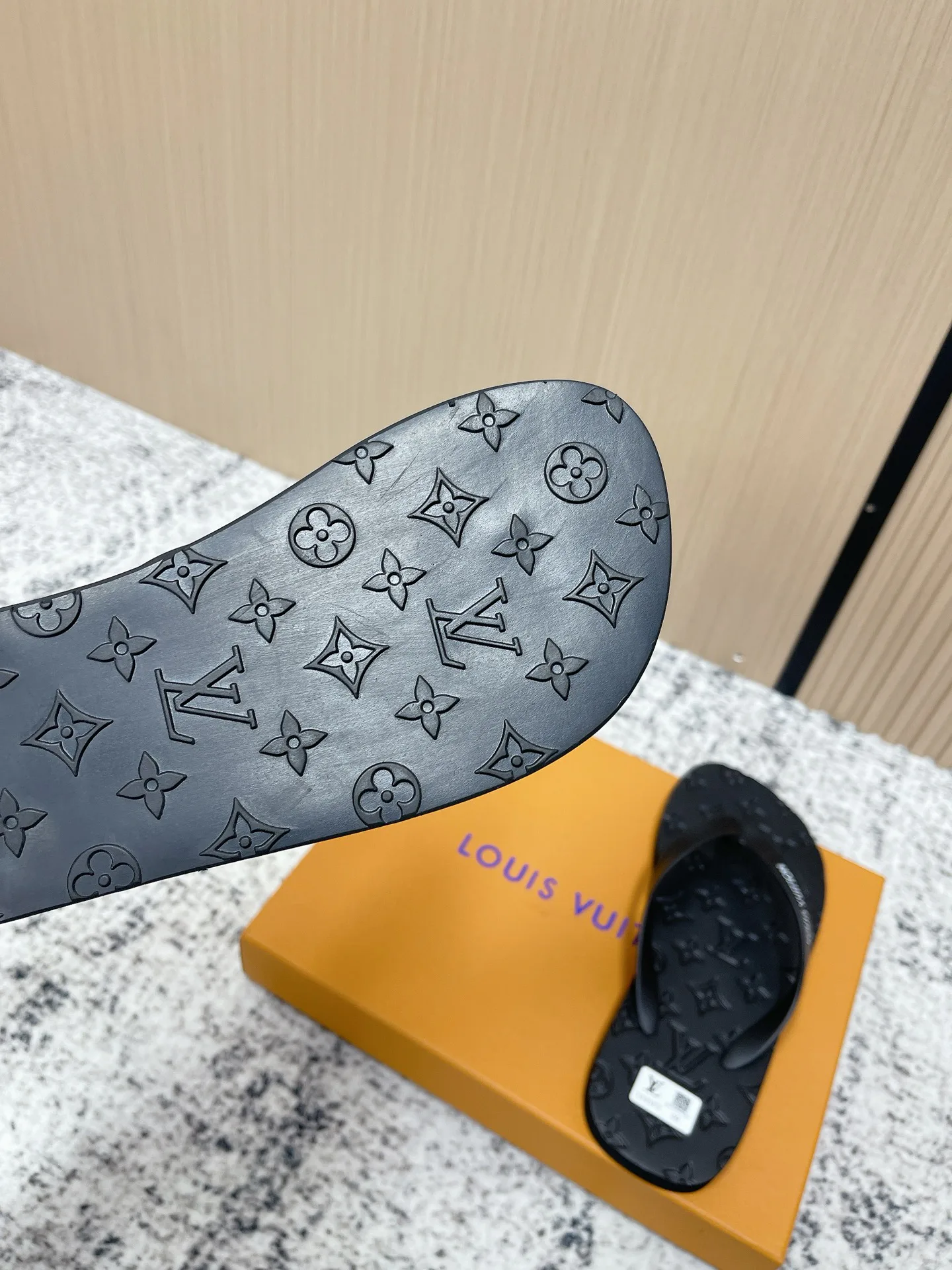 Шлепанцы Мужские Louis Vuitton 11802135