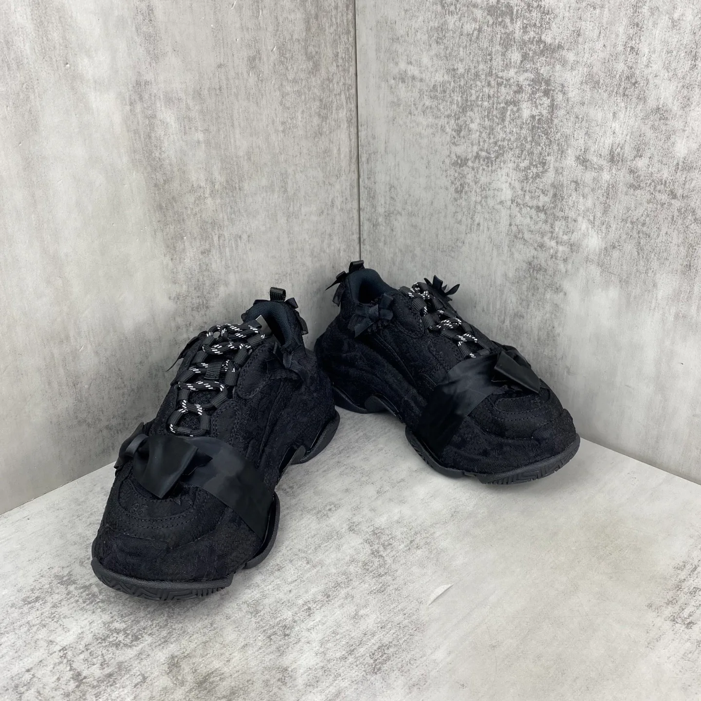 Кроссовки Женские Balenciaga 18686630