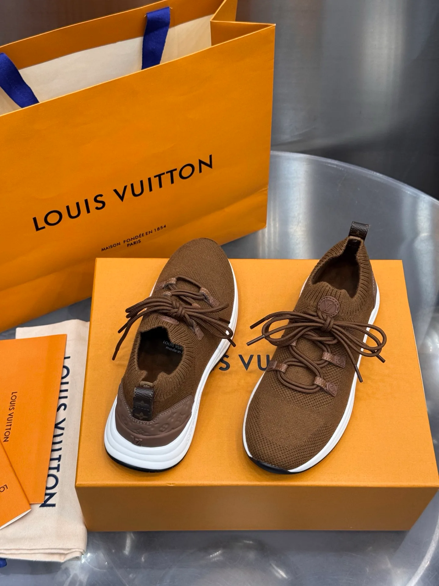 Кроссовки Женские Louis Vuitton 18202470