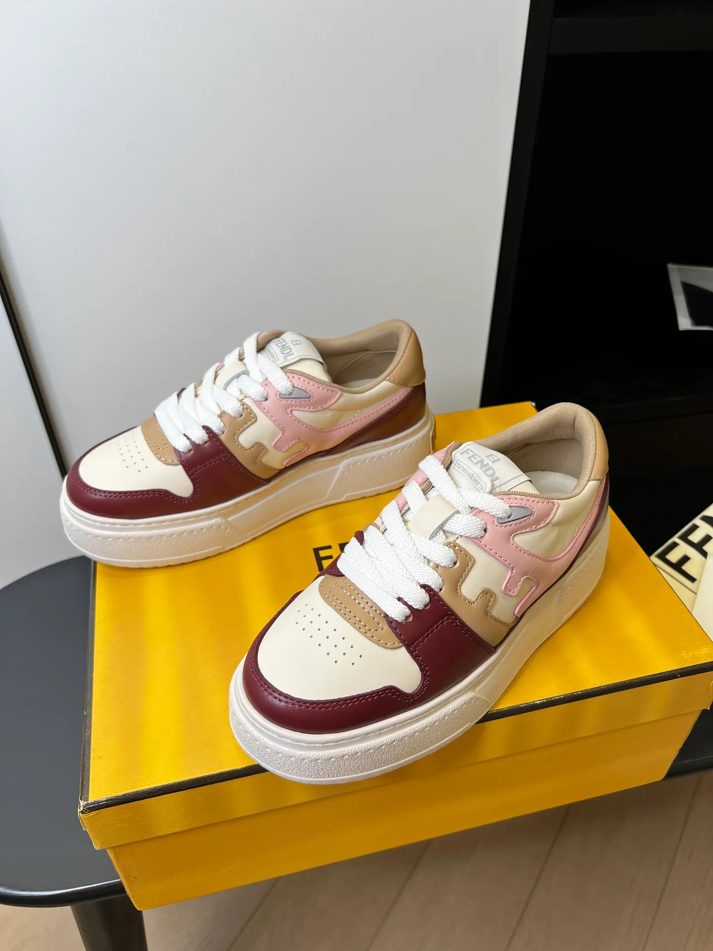 Кроссовки Женские Fendi 515276