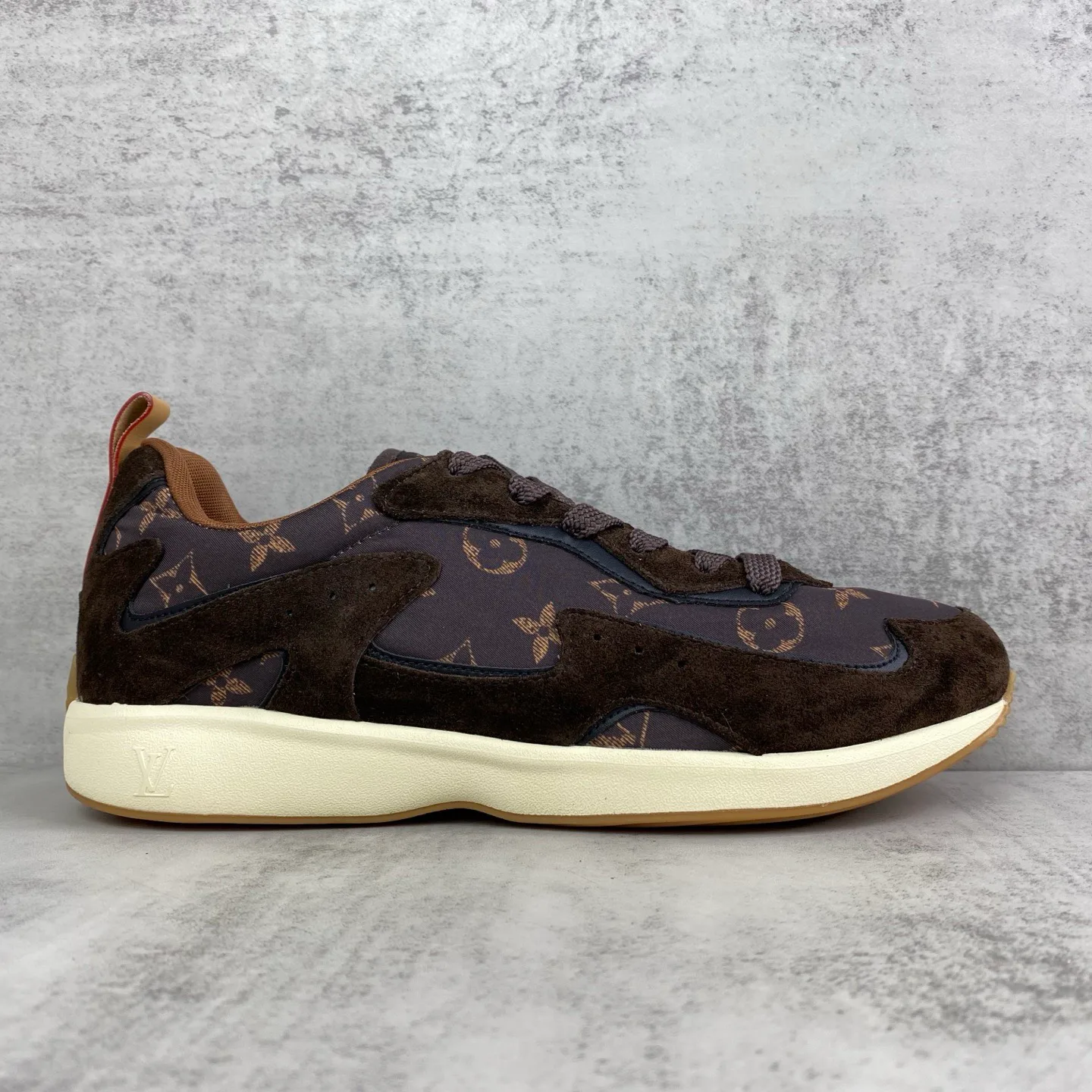 Кроссовки Женские Louis Vuitton 18747163