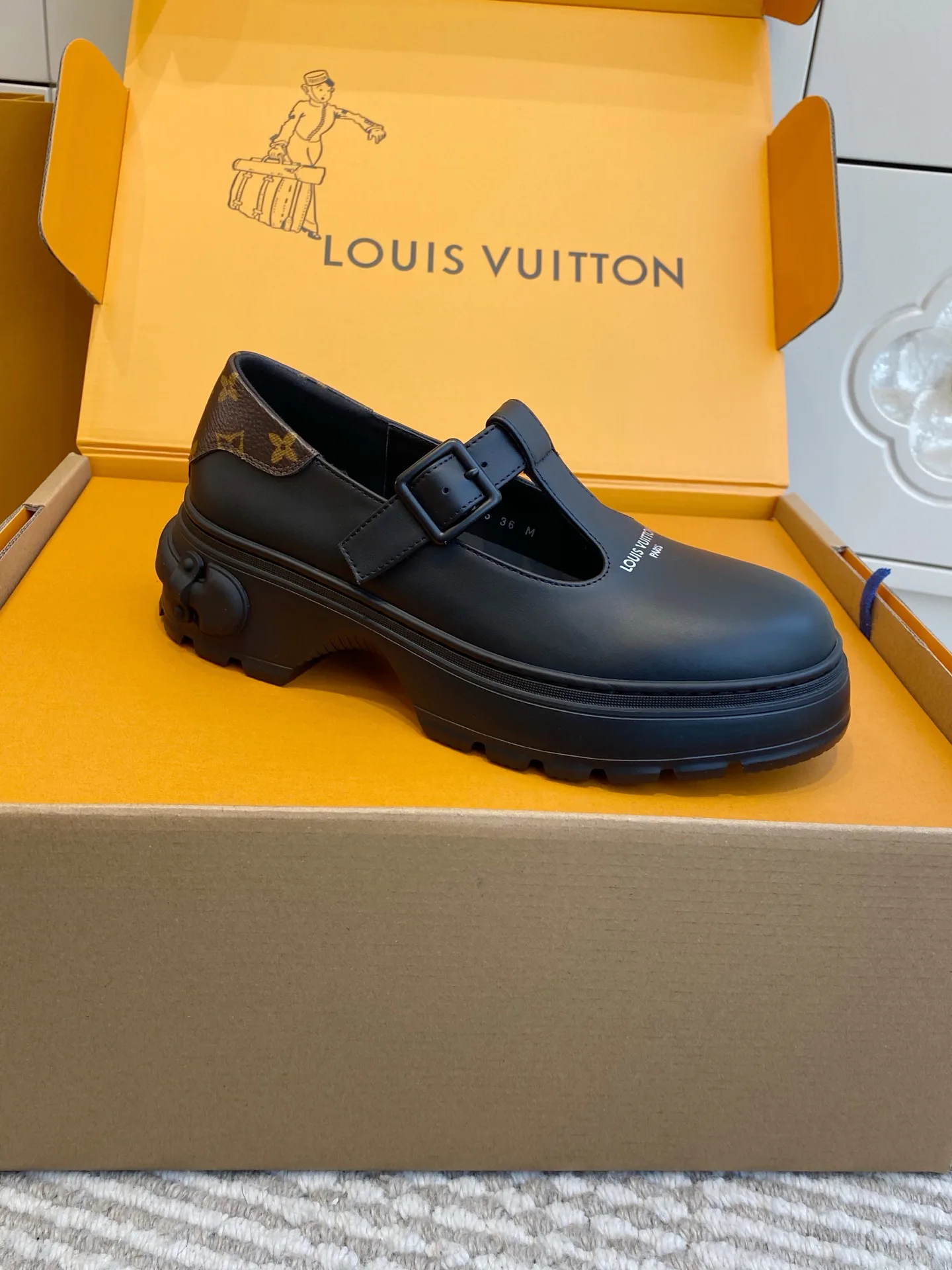 Туфли Женские Louis Vuitton 11304095