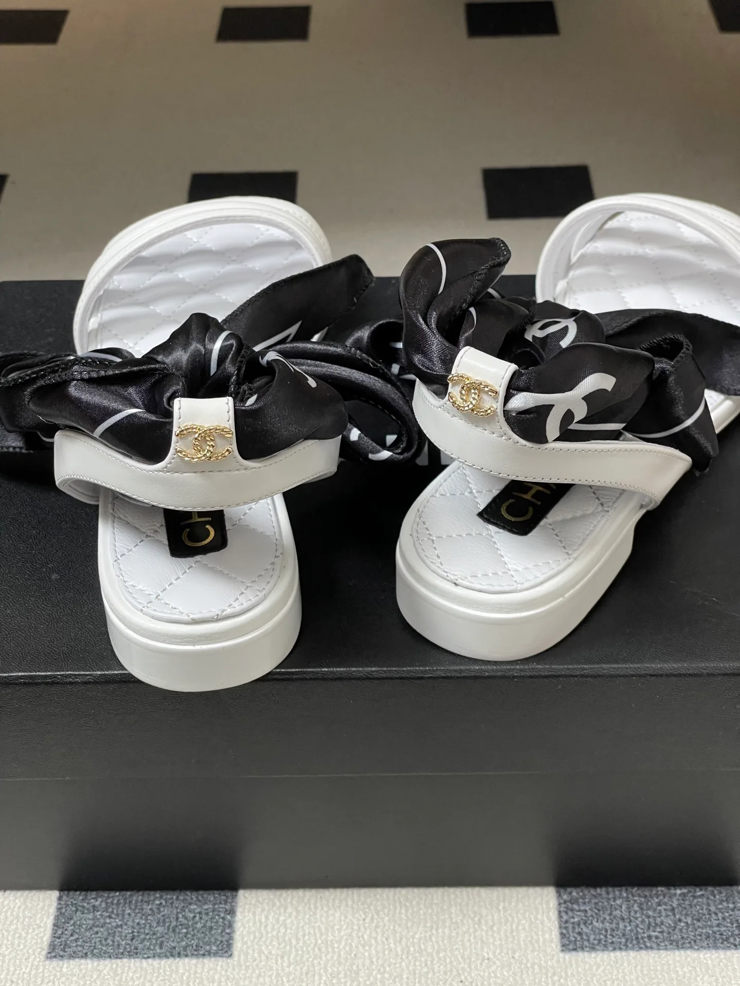 Сандалии Женские Chanel 374950