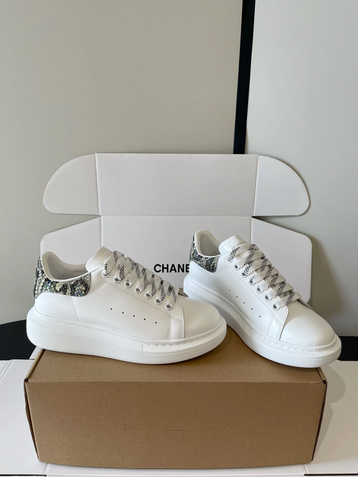 Кроссовки Женские Alexander Mcqueen 17898878