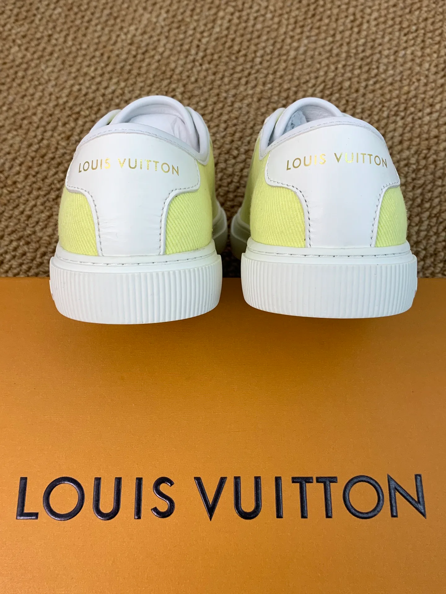 Кроссовки Женские Louis Vuitton 17545205