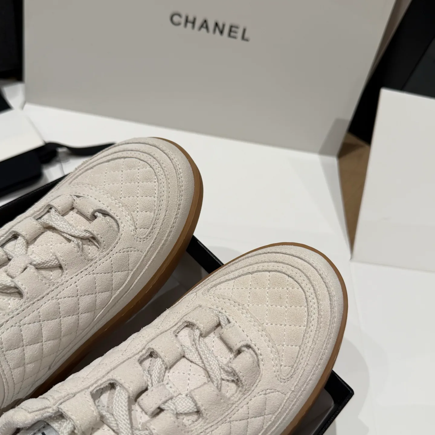 Кроссовки Женские Chanel 18551778