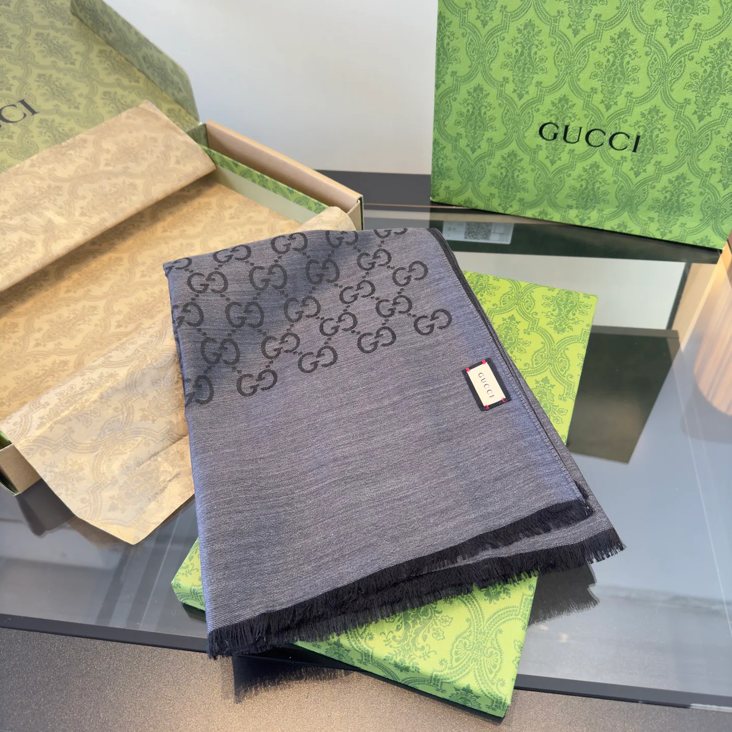 Шарфы Gucci 17906923