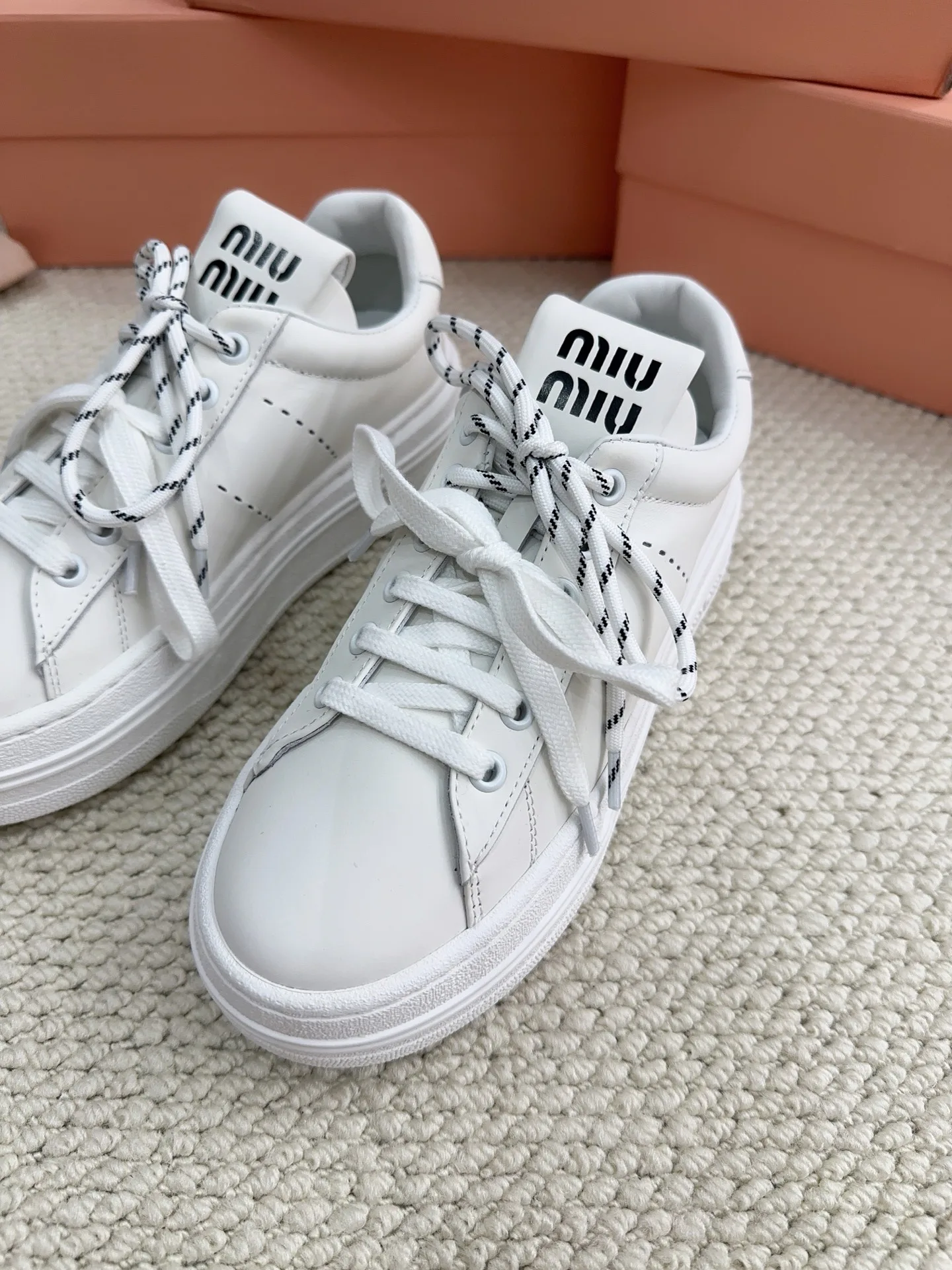 Кроссовки Женские Miu Miu 18041144