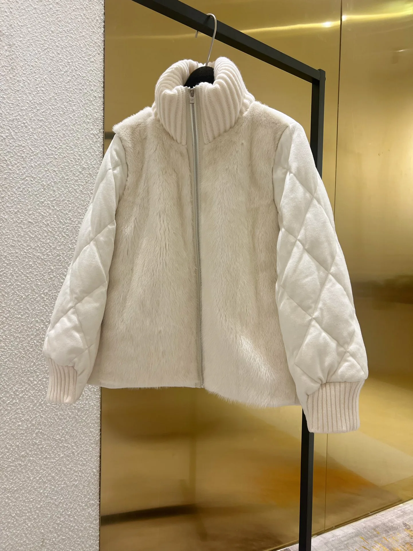 Куртки И Пуховики Женские Loro Piana 19779146