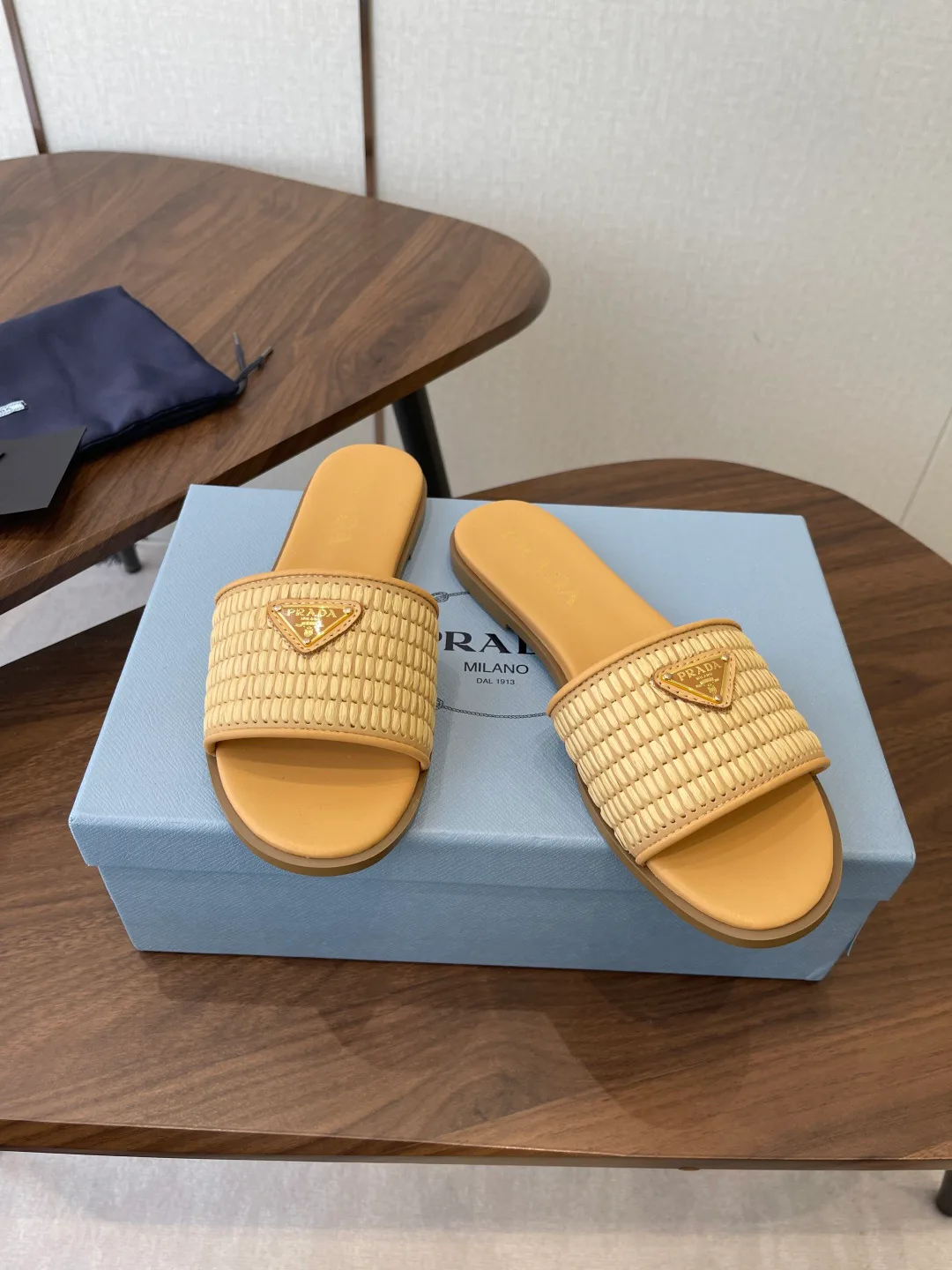 Шлепанцы Женские Prada 13075728
