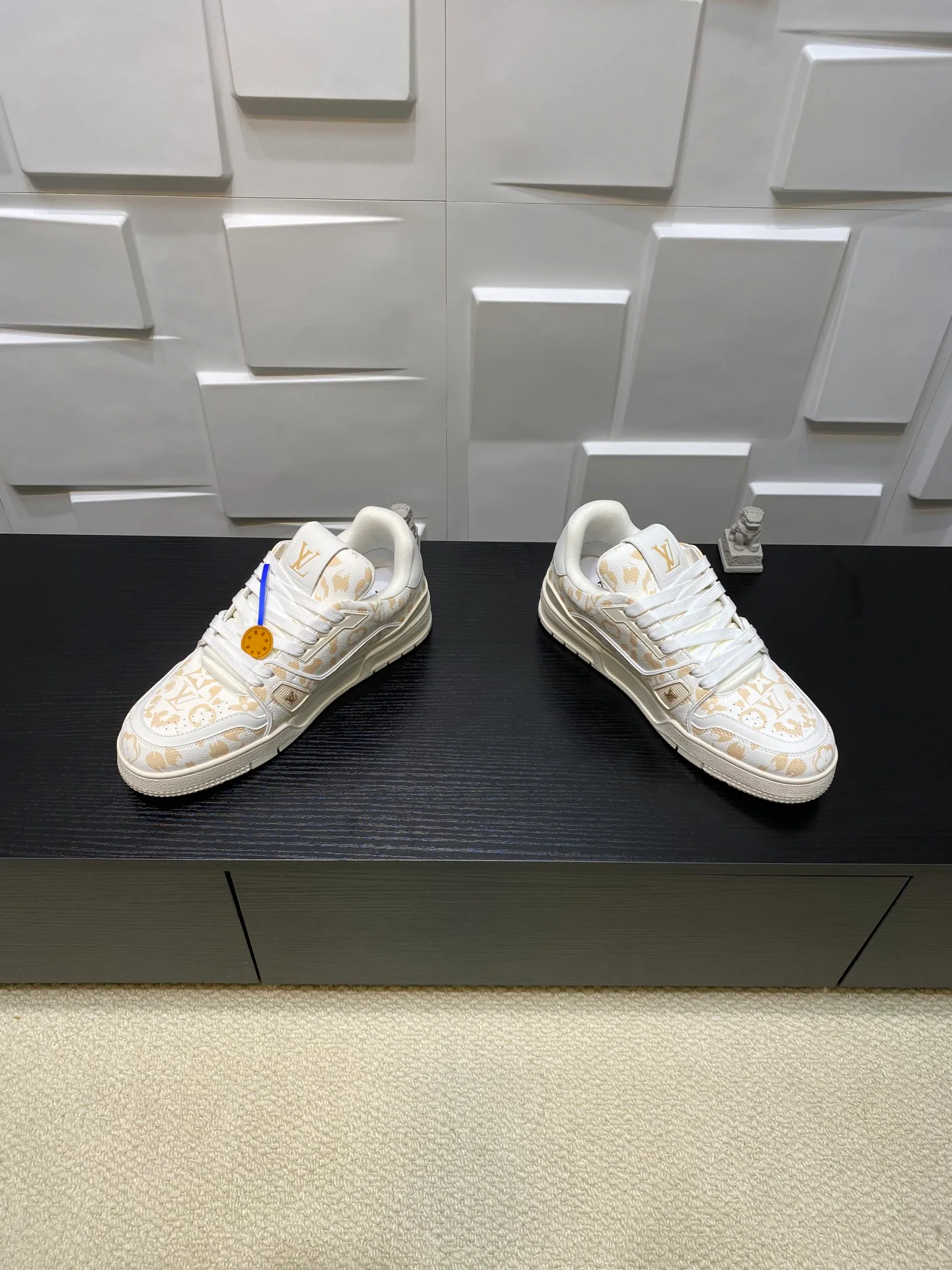 Кроссовки Женские Louis Vuitton 11437263