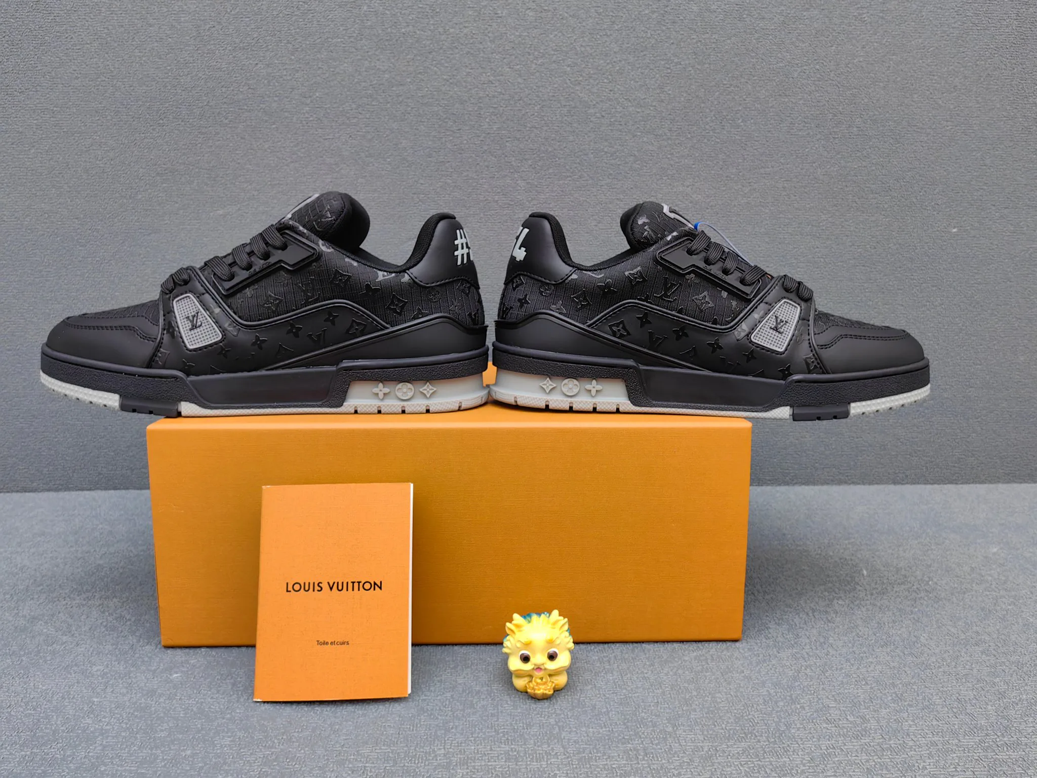 Кроссовки Мужские Louis Vuitton 32623