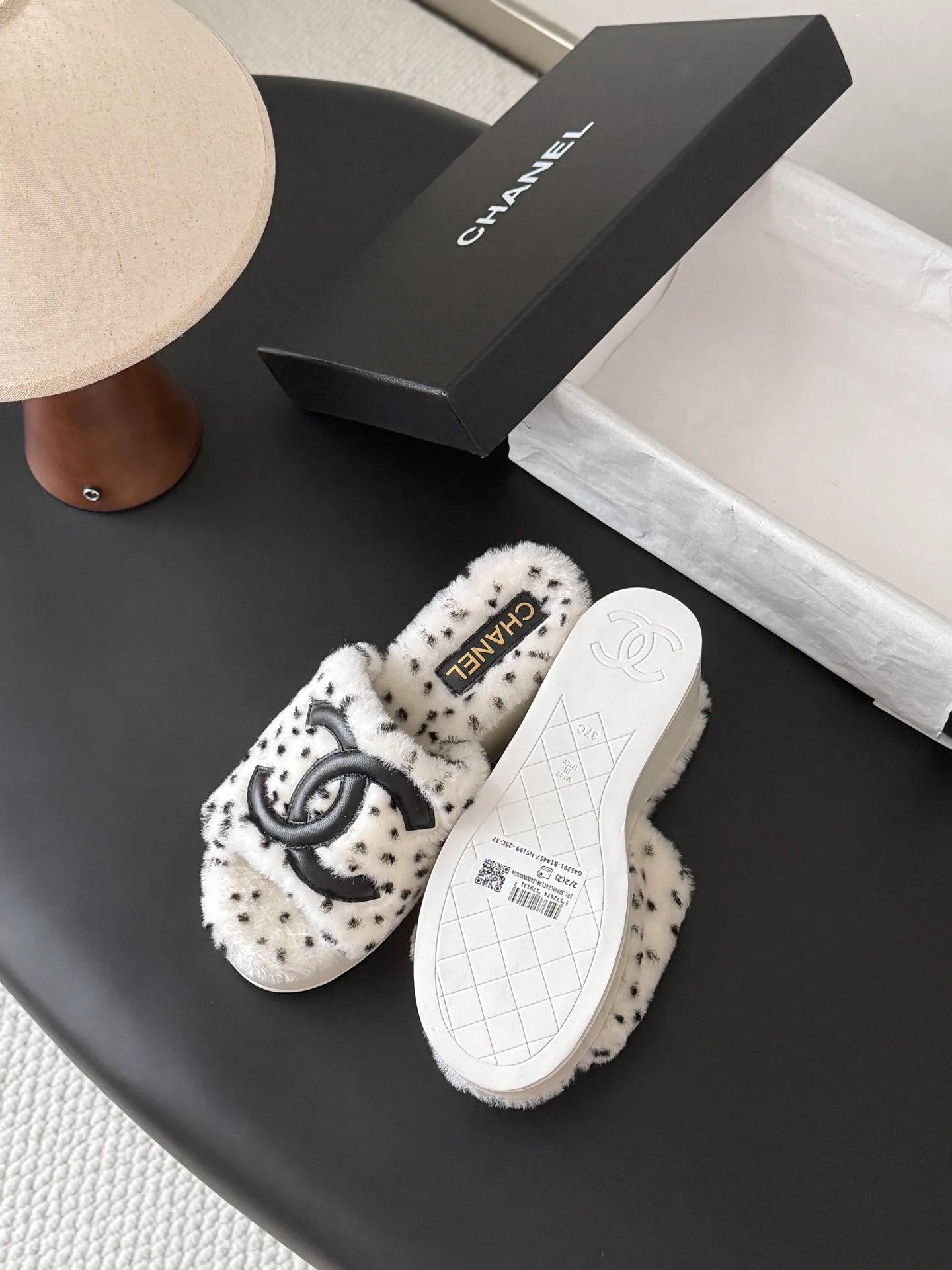 Тапочки Женские Chanel 18053836