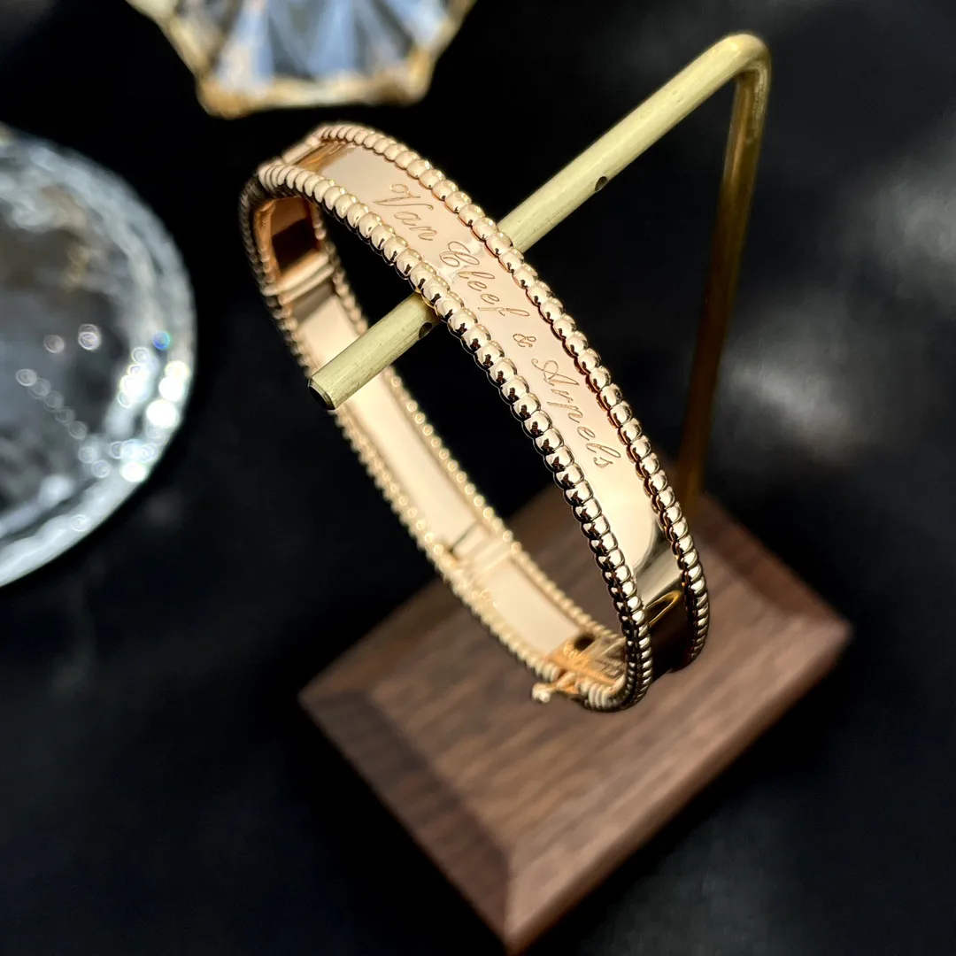 Бижутерия Van Cleef & Arpels 17173407
