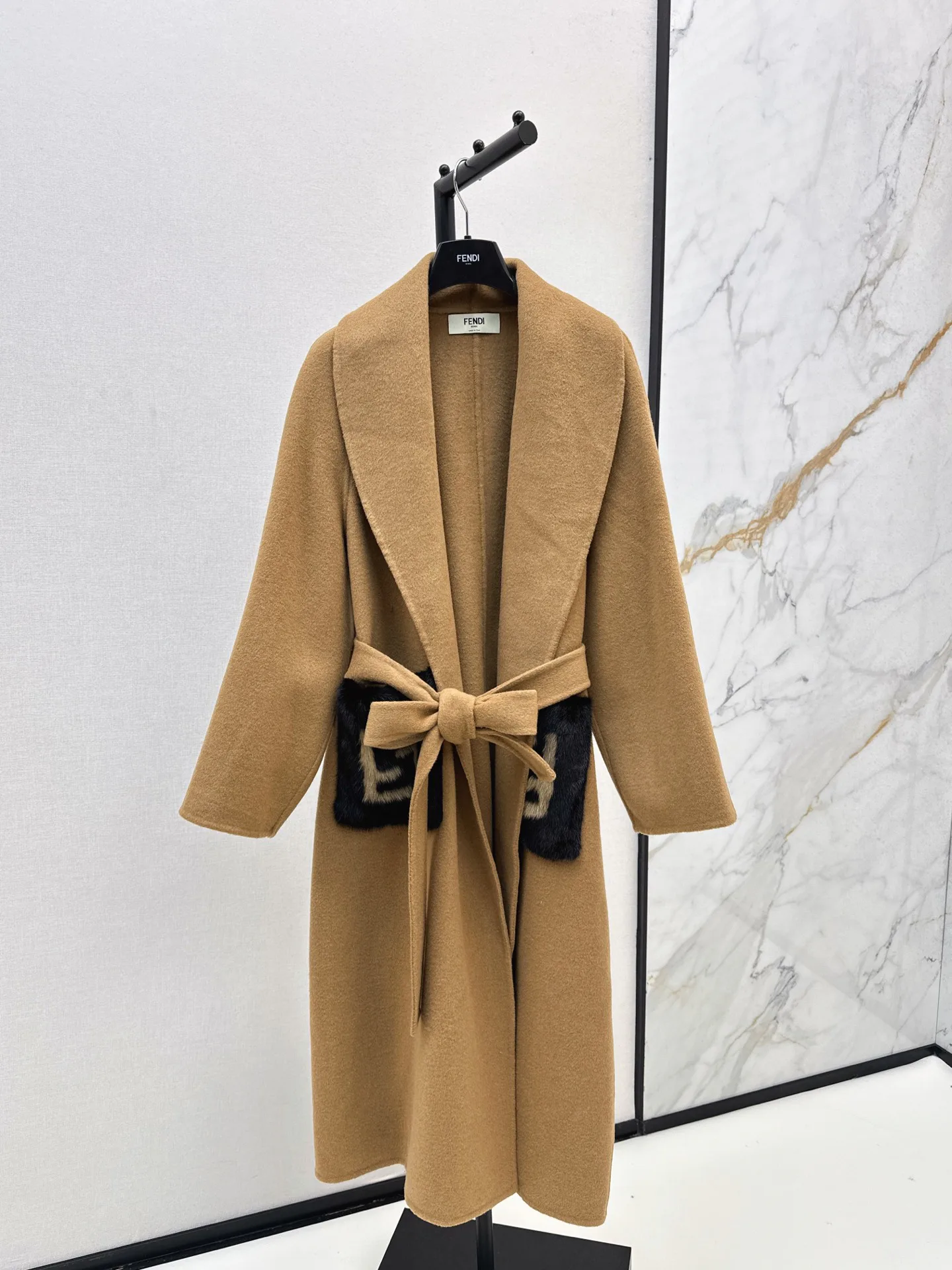 Пальто Женские Fendi 18253116