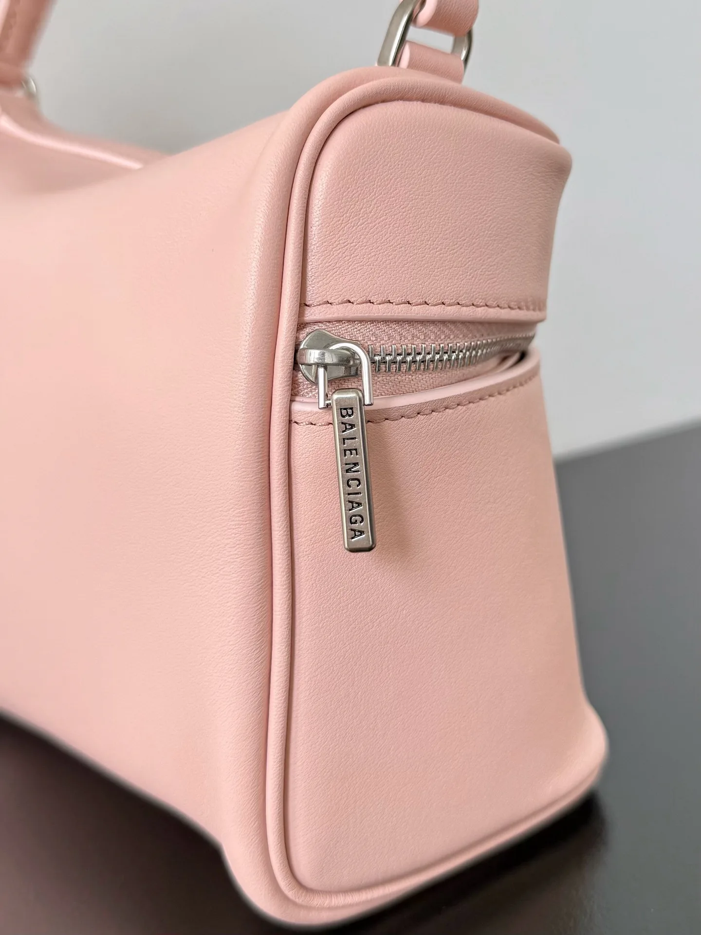 Клатчи Женские Balenciaga 11451449