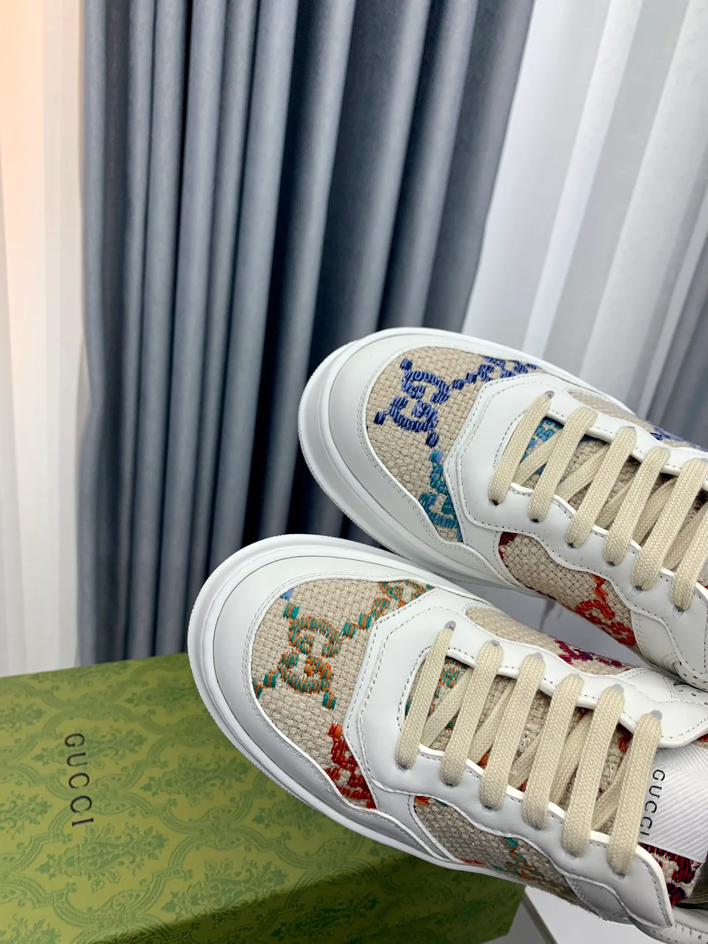 Кроссовки Женские Gucci 12227980