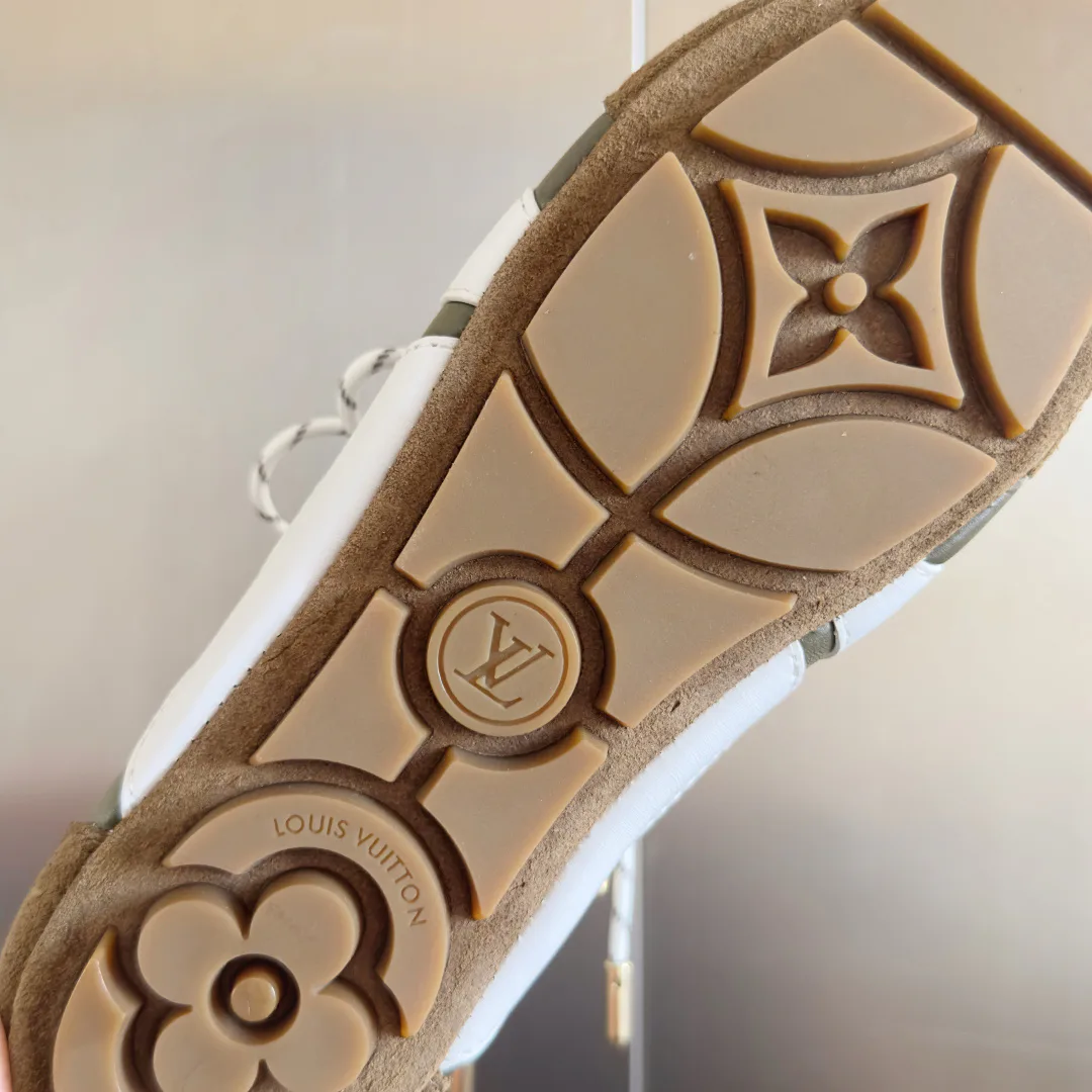 Кроссовки Женские Louis Vuitton 3134392
