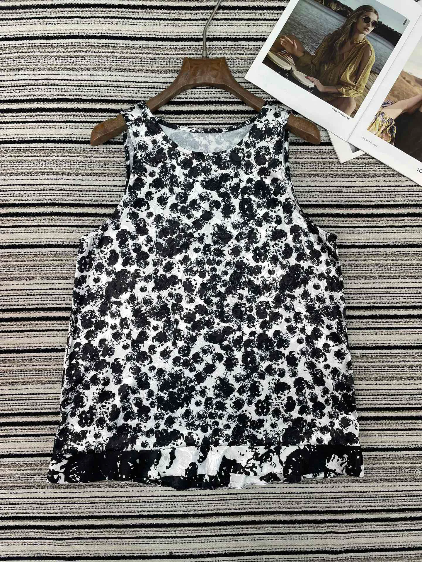 Жилеты Женские Chanel 11545266