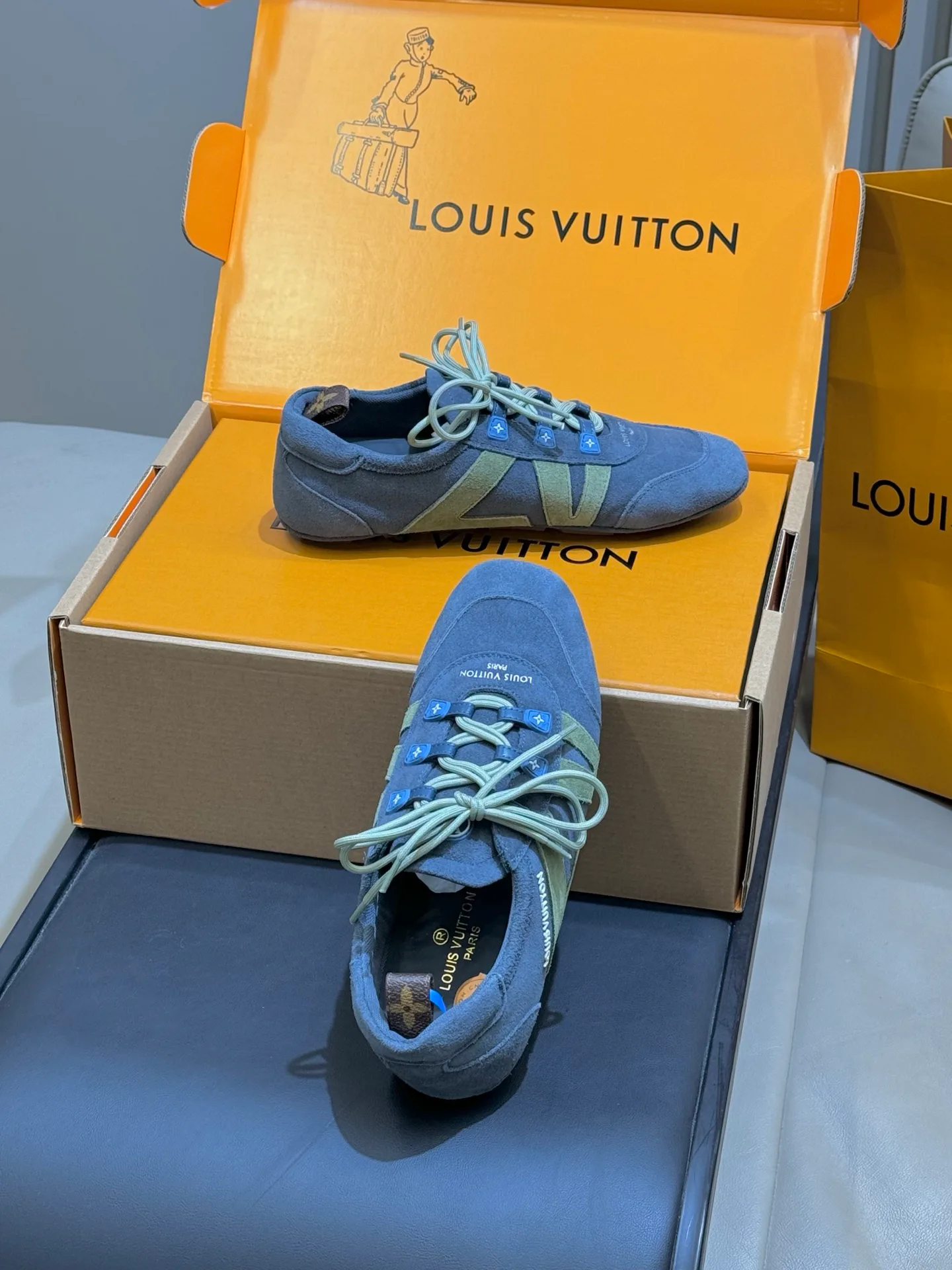 Кроссовки Женские Louis Vuitton 1280035