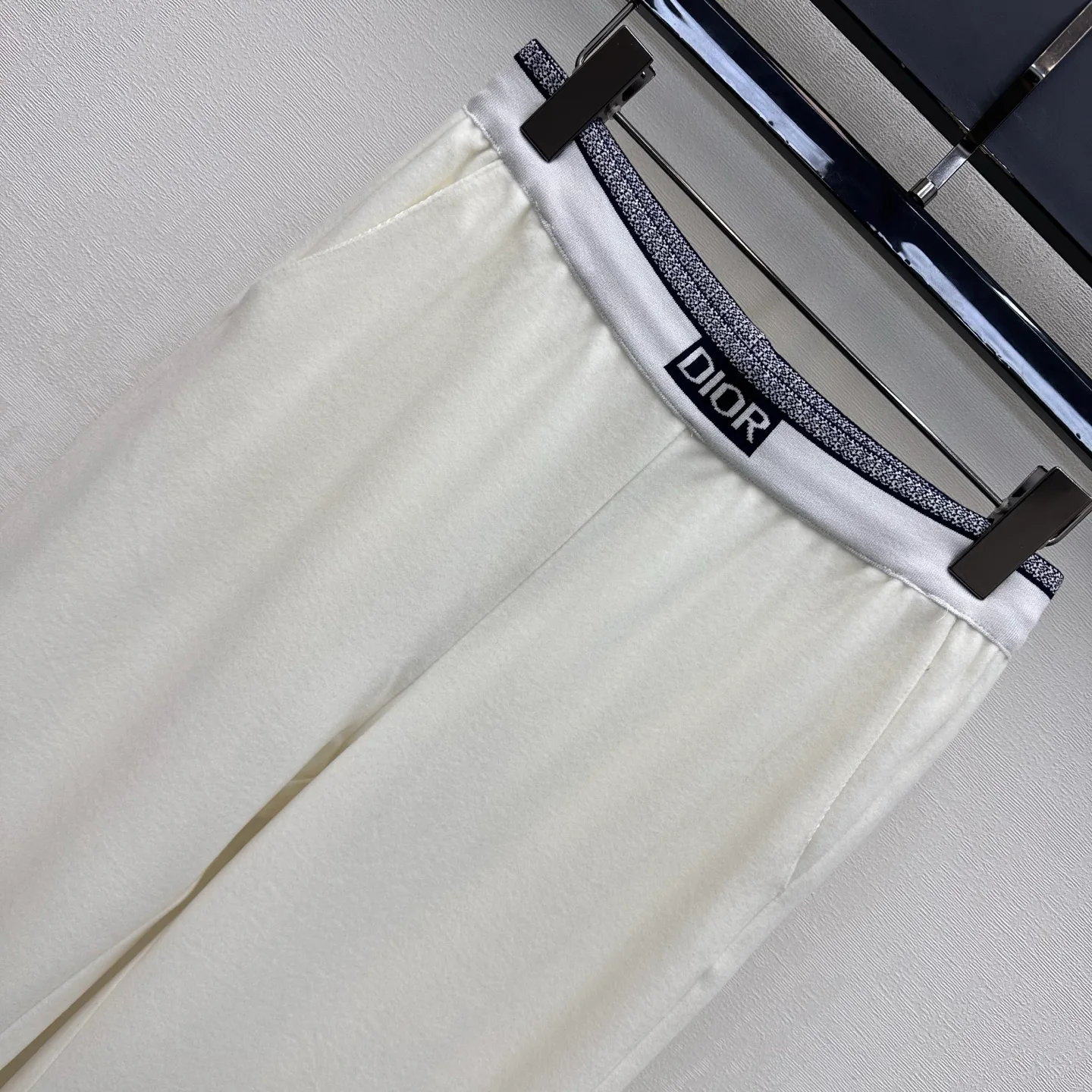 Брюки Женские Christian Dior 18022970