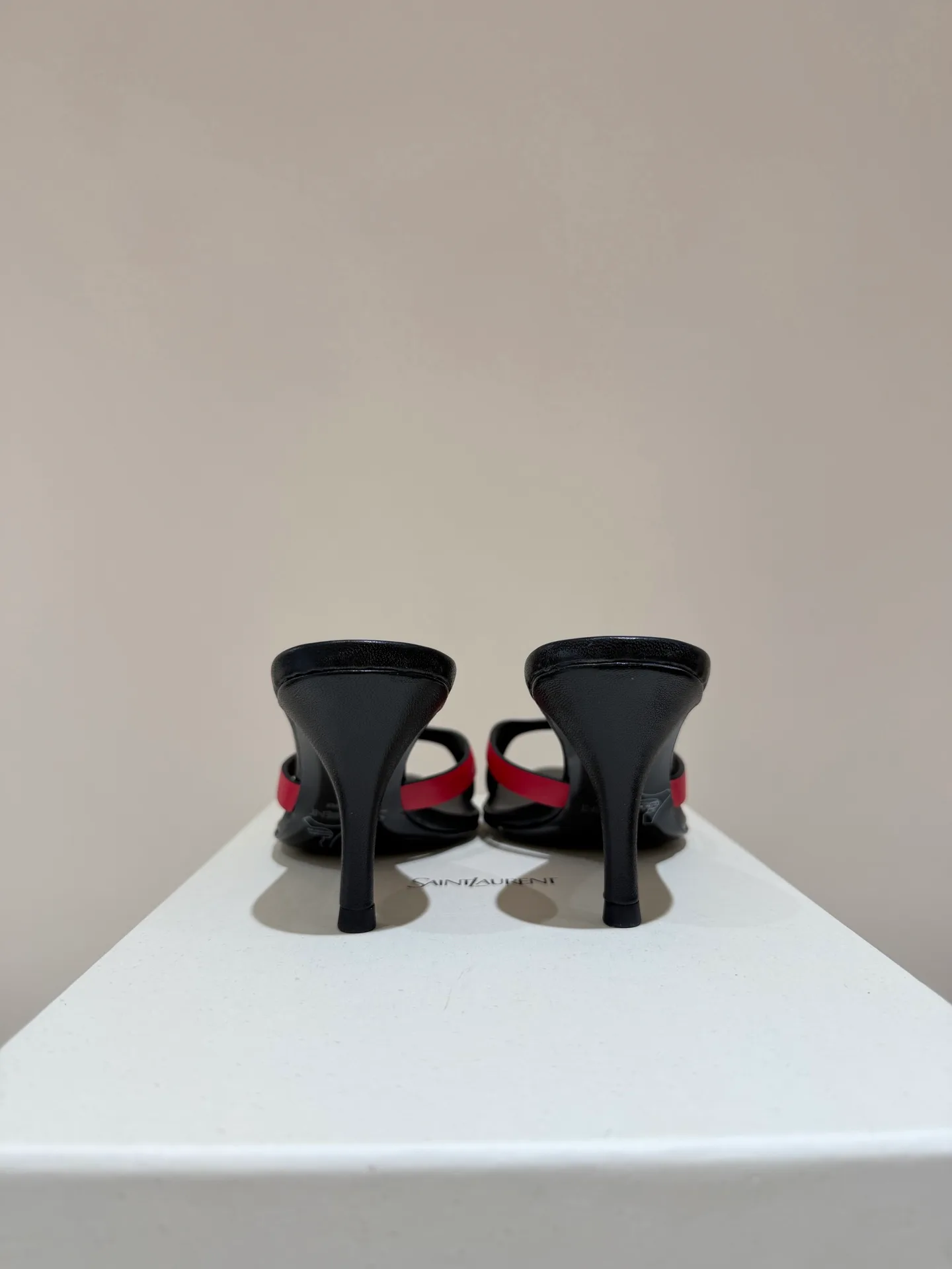 Босоножки Женские Saint Laurent 11525868