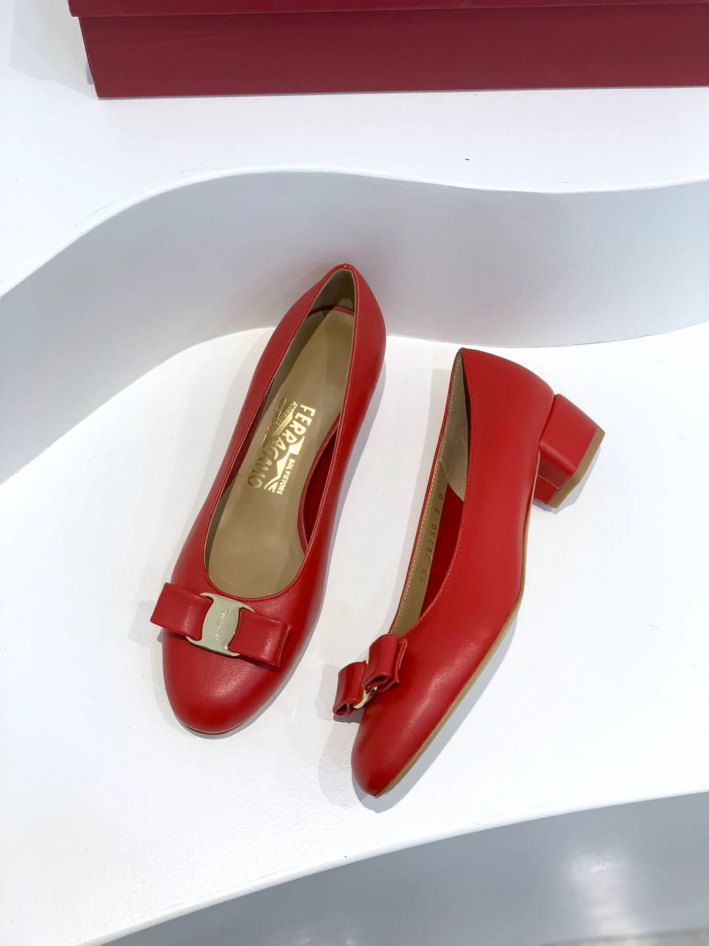 Туфли Женские Salvatore Ferragamo 20026