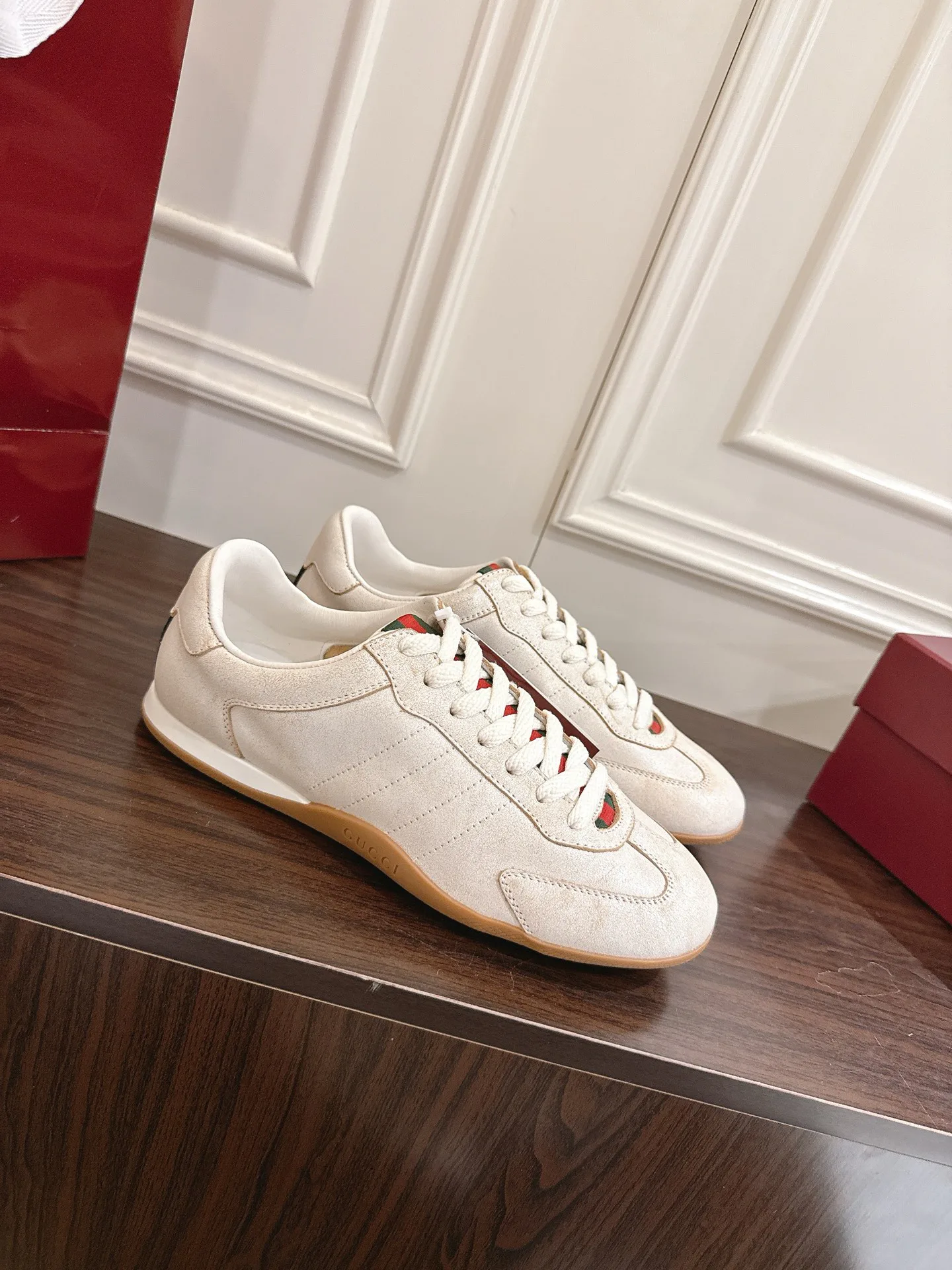 Кроссовки Женские Gucci 3922470