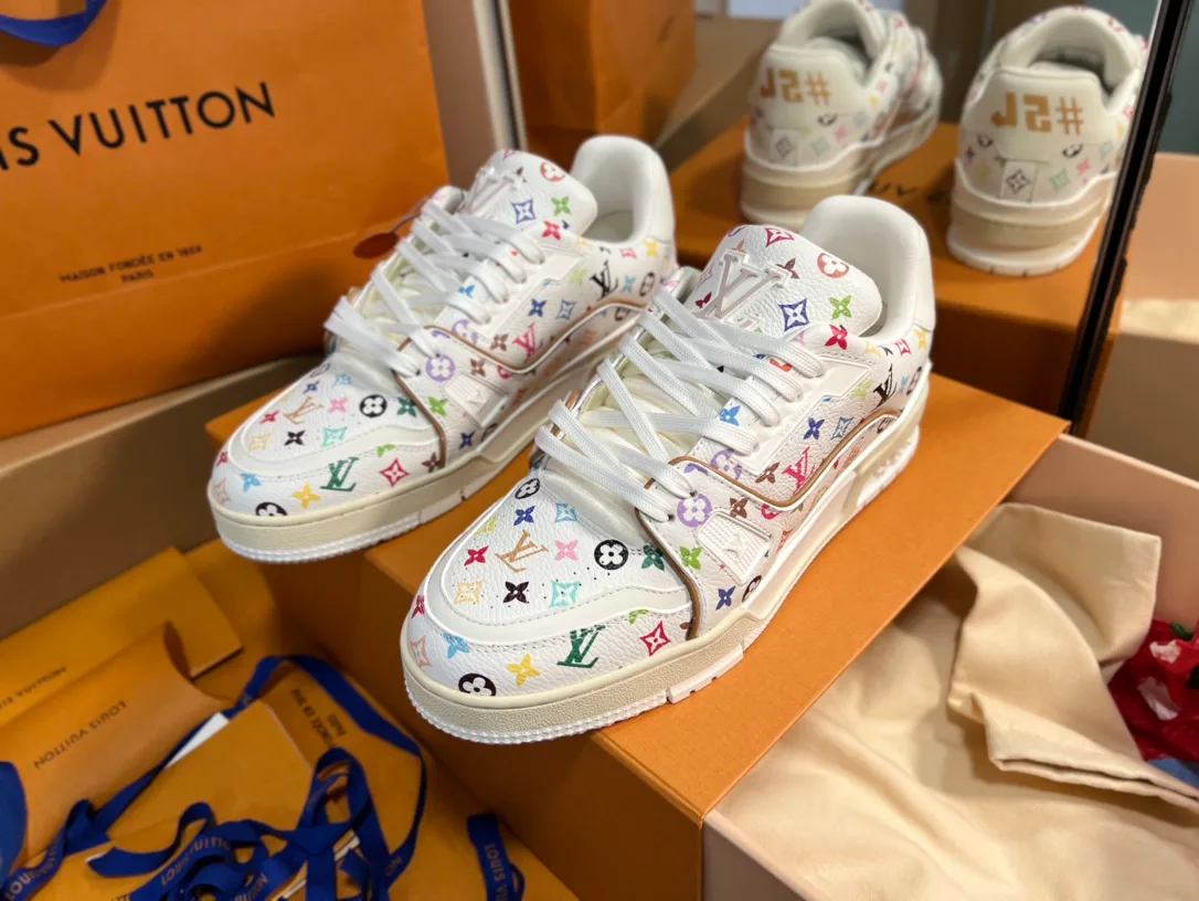 Кроссовки Женские Louis Vuitton 1880909