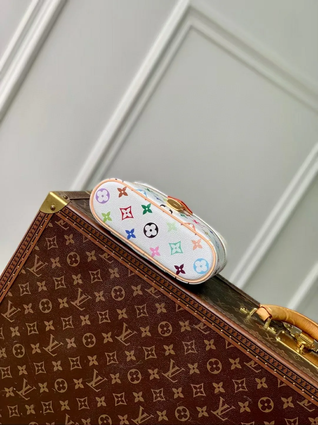 Классические Сумки Женские Louis Vuitton 18148121