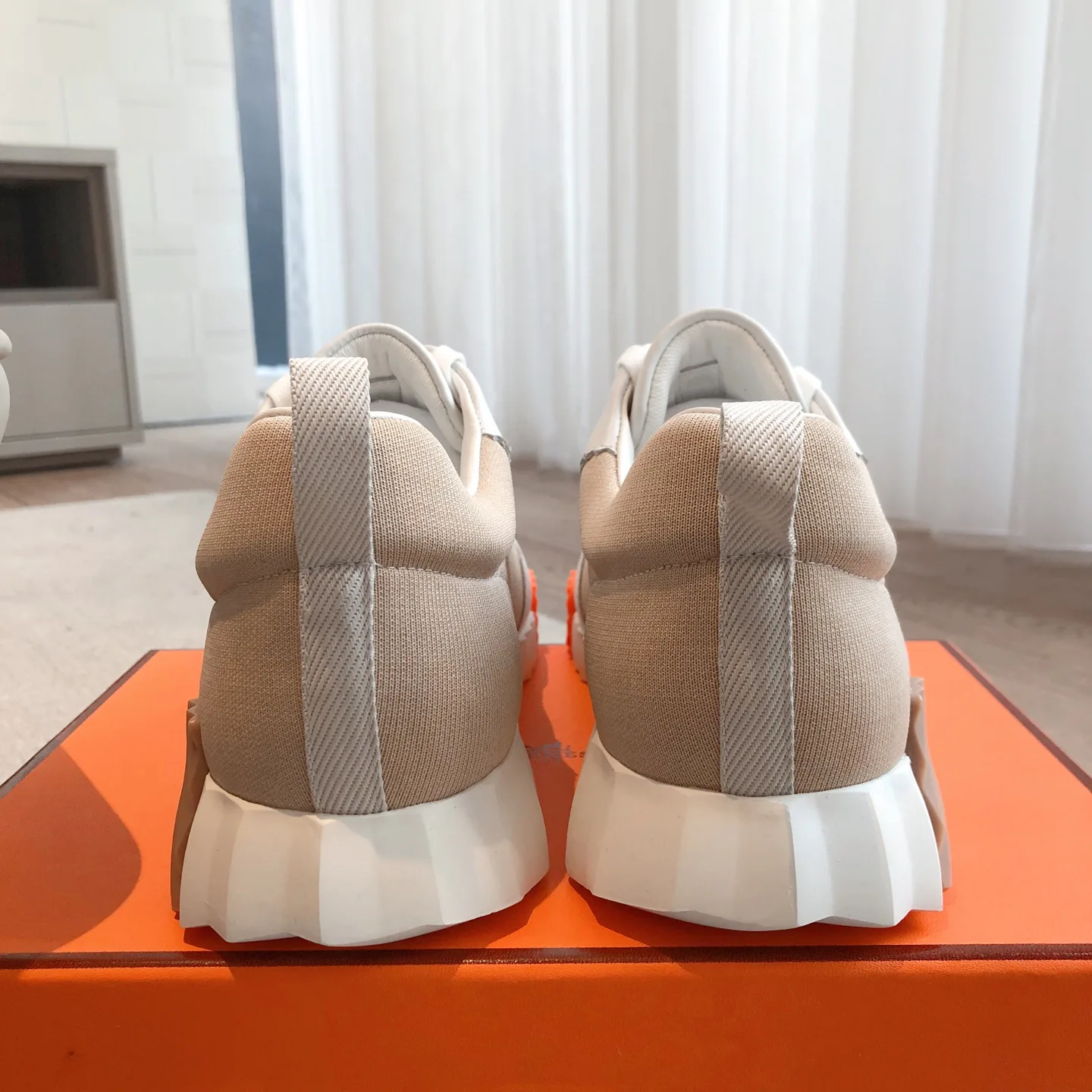 Кроссовки Женские Hermes 18729722