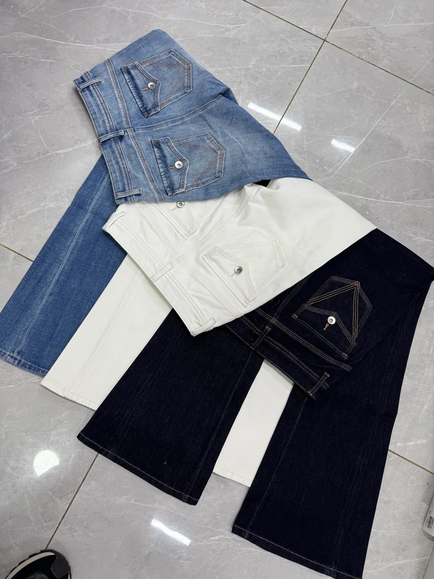 Джинсы Женские Bottega Veneta 11653857