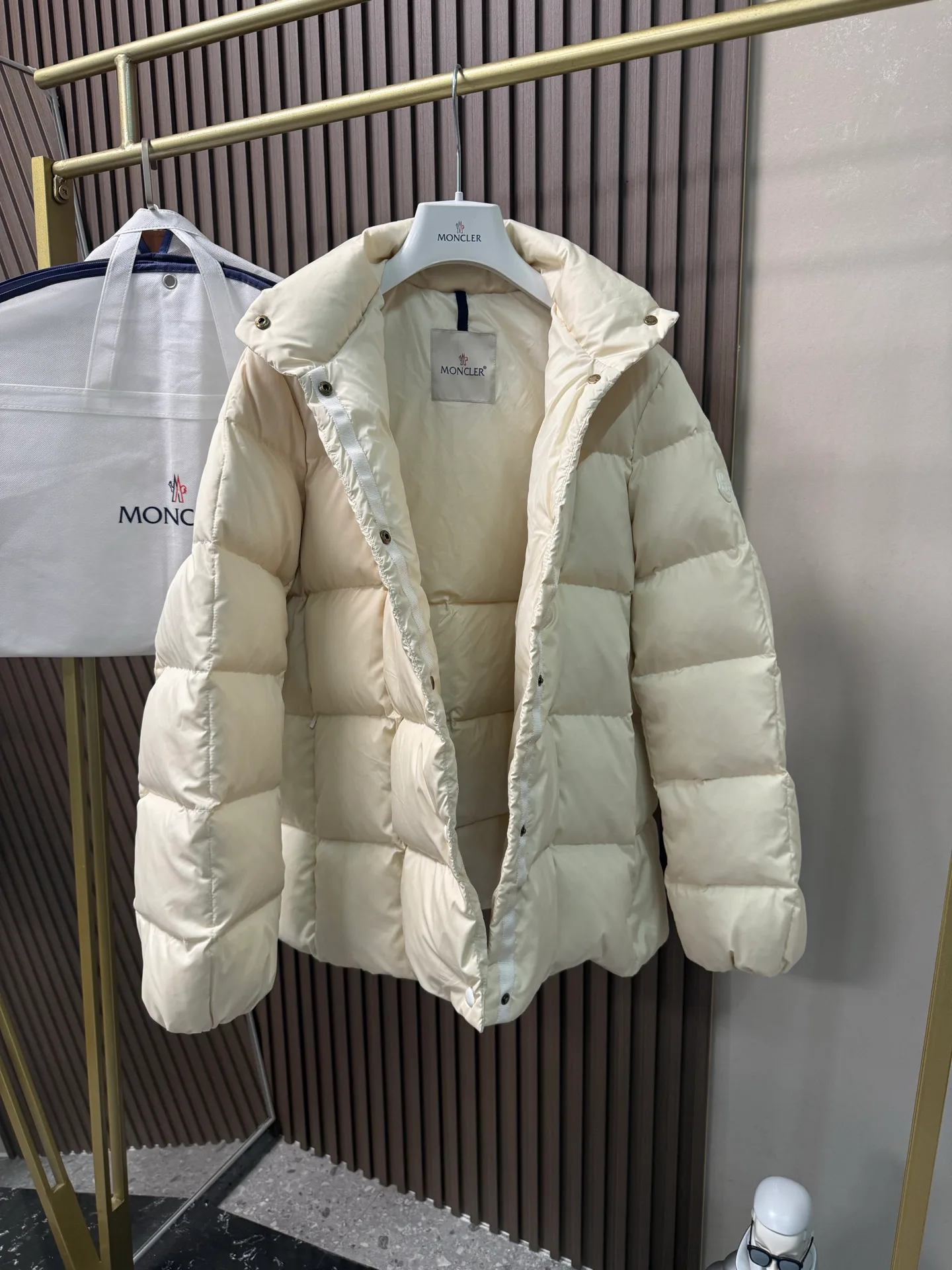 Куртки И Пуховики Женские Moncler 18825256