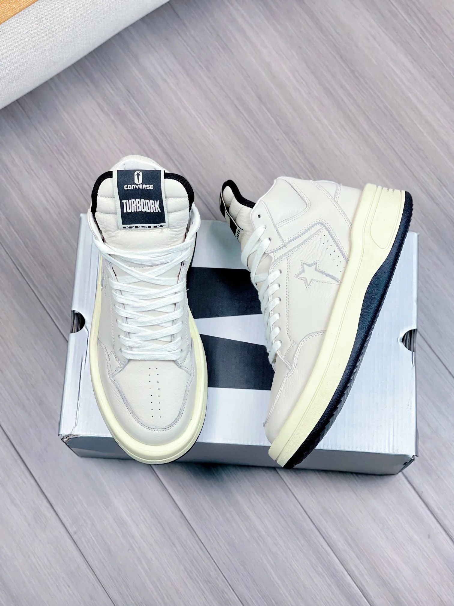 Кроссовки Женские Converse 6718