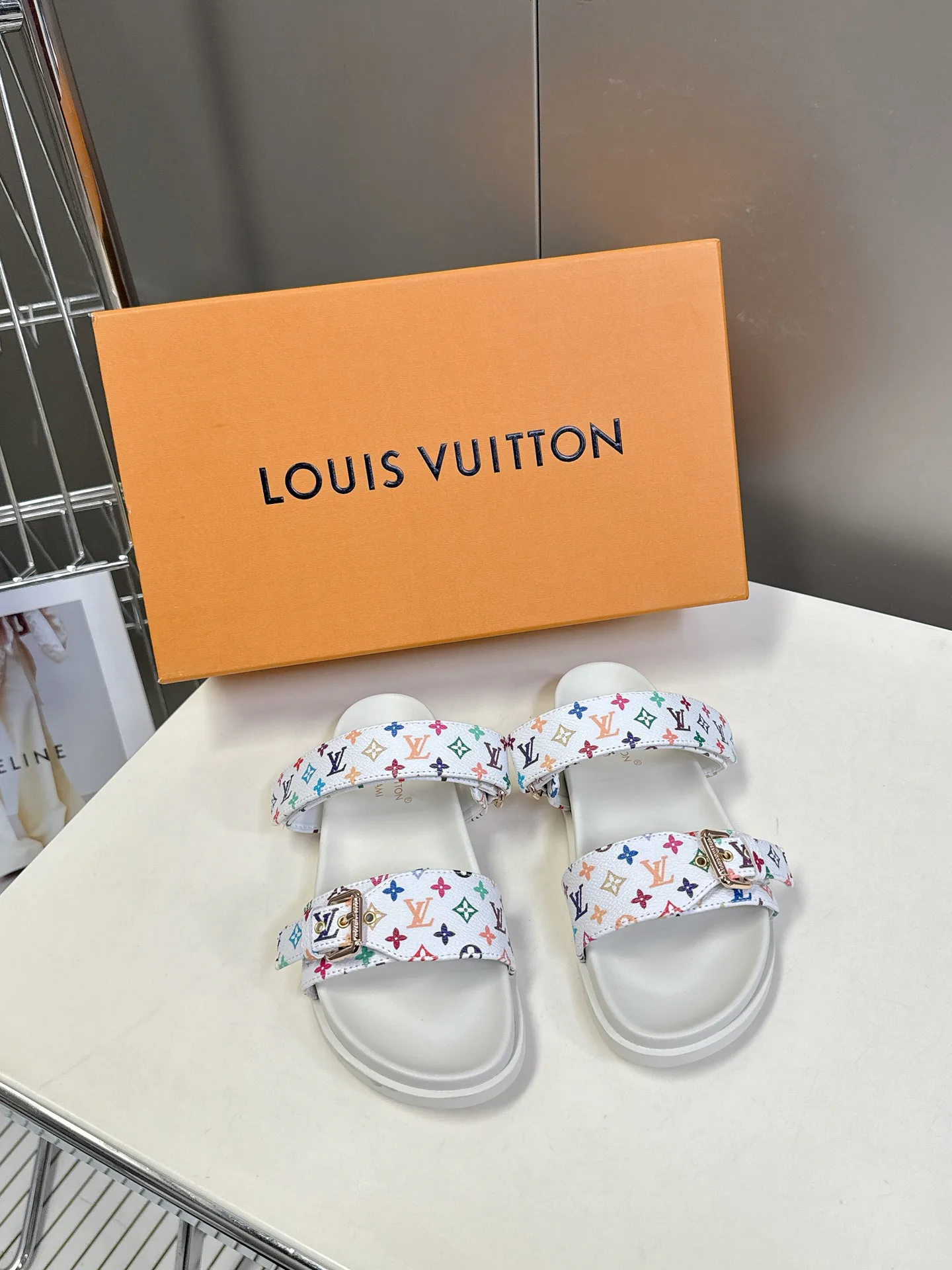 Шлепанцы Женские Louis Vuitton 9547