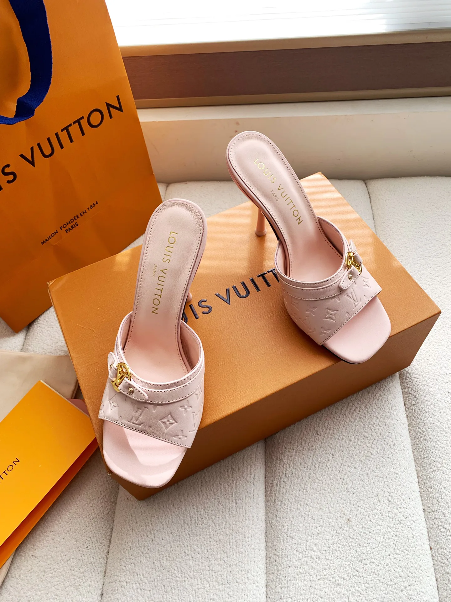 Босоножки Женские Louis Vuitton 10461969