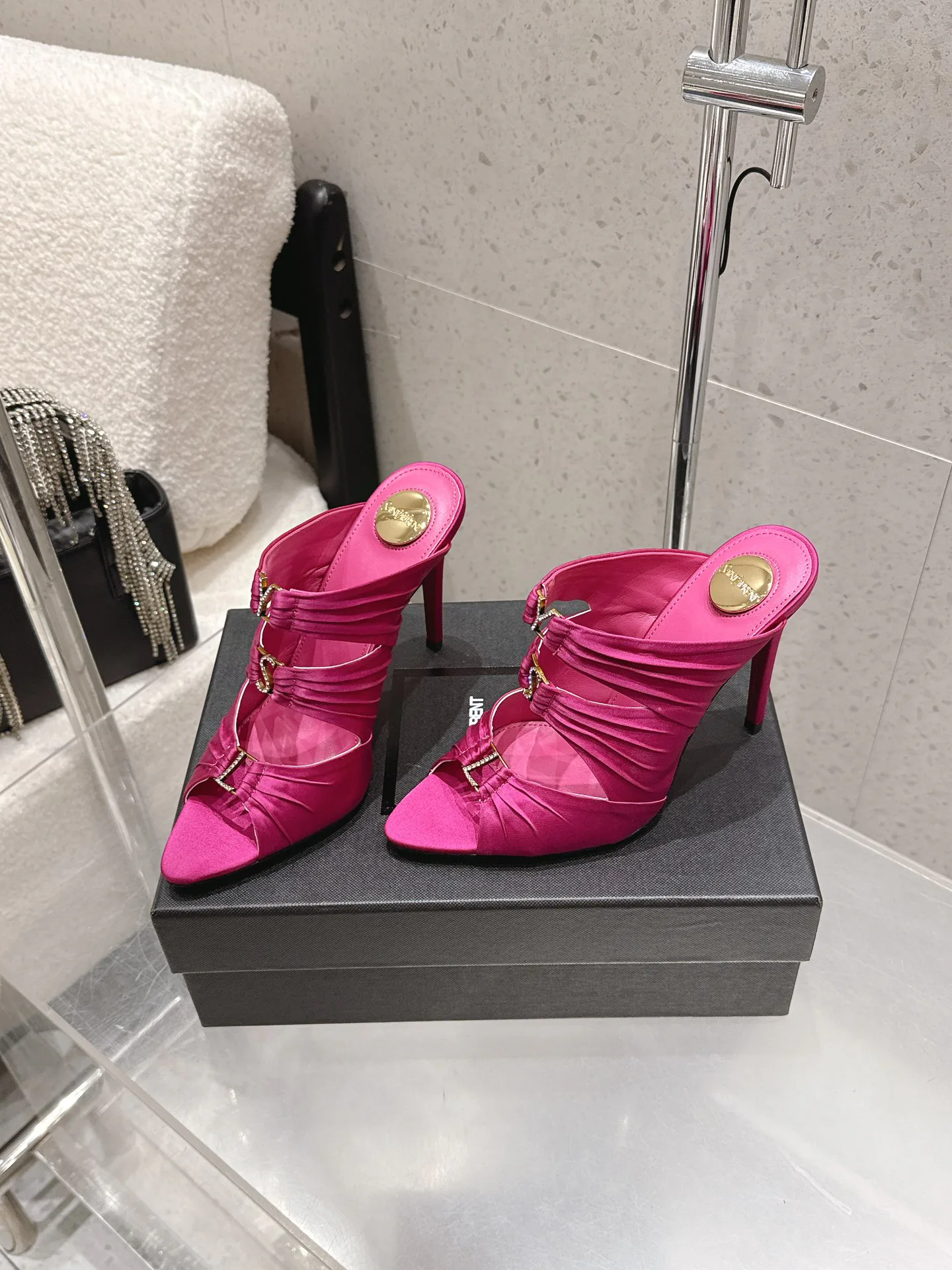 Босоножки Женские Saint Laurent 4537247