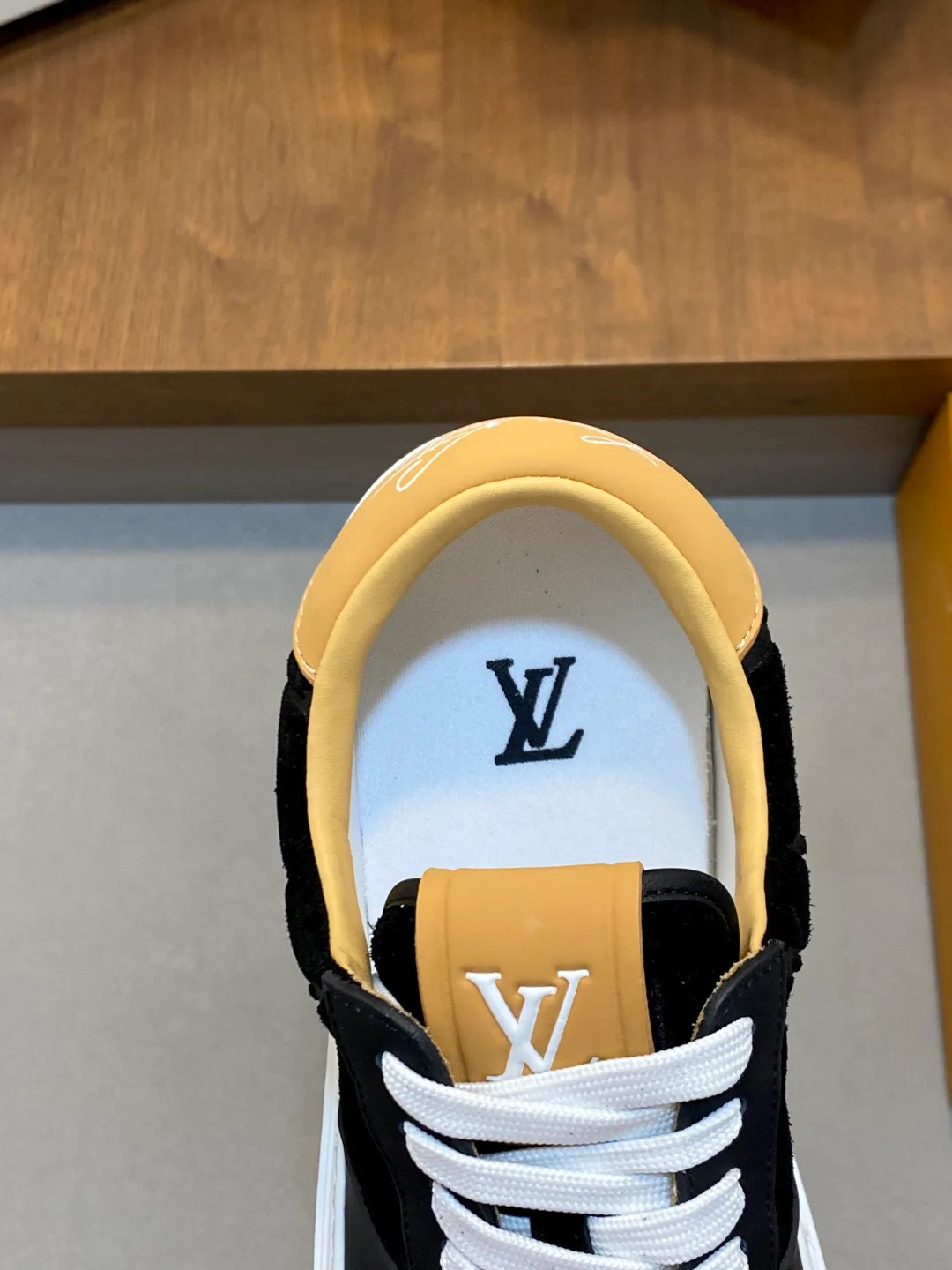 Кроссовки Мужские Louis Vuitton 19054356