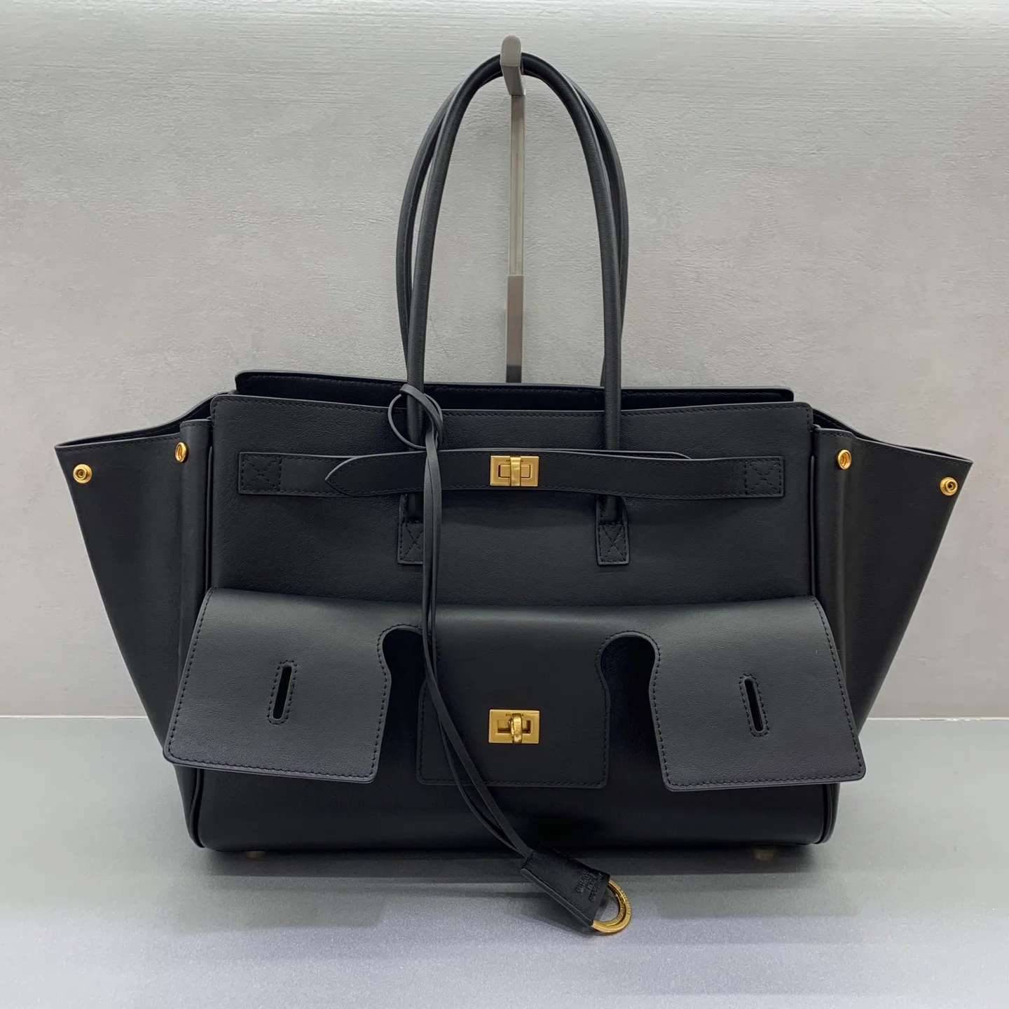 Классические Сумки Женские Balenciaga 18205736