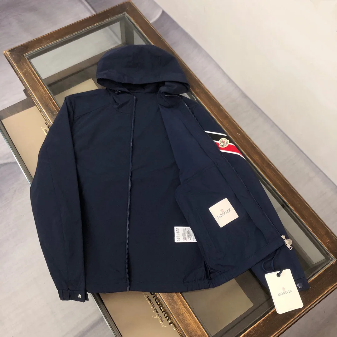 Куртки И Пуховики Мужские Moncler 9599157